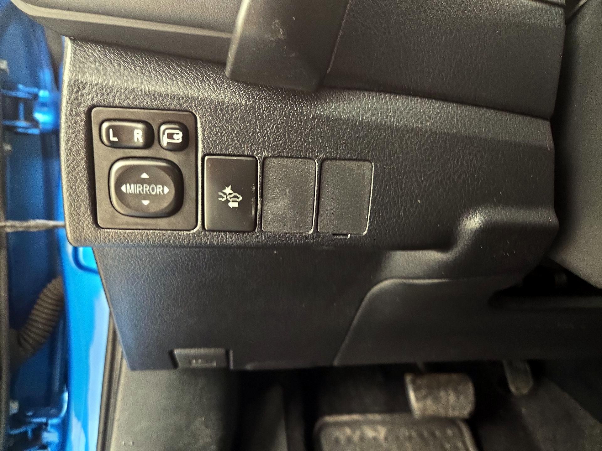 Thumbnail: 2018 Toyota Corolla iM - 13