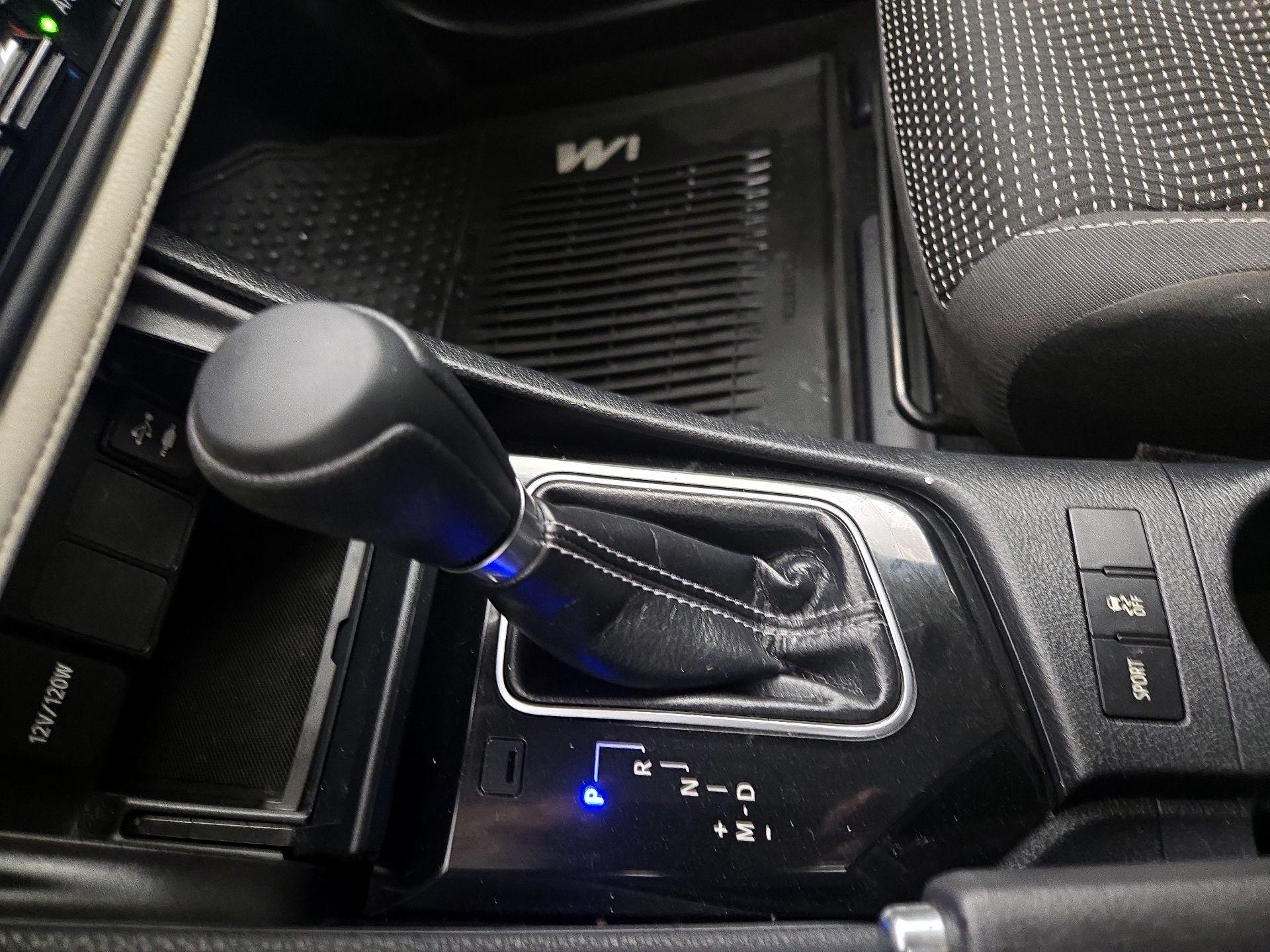 Thumbnail: 2018 Toyota Corolla iM - 17