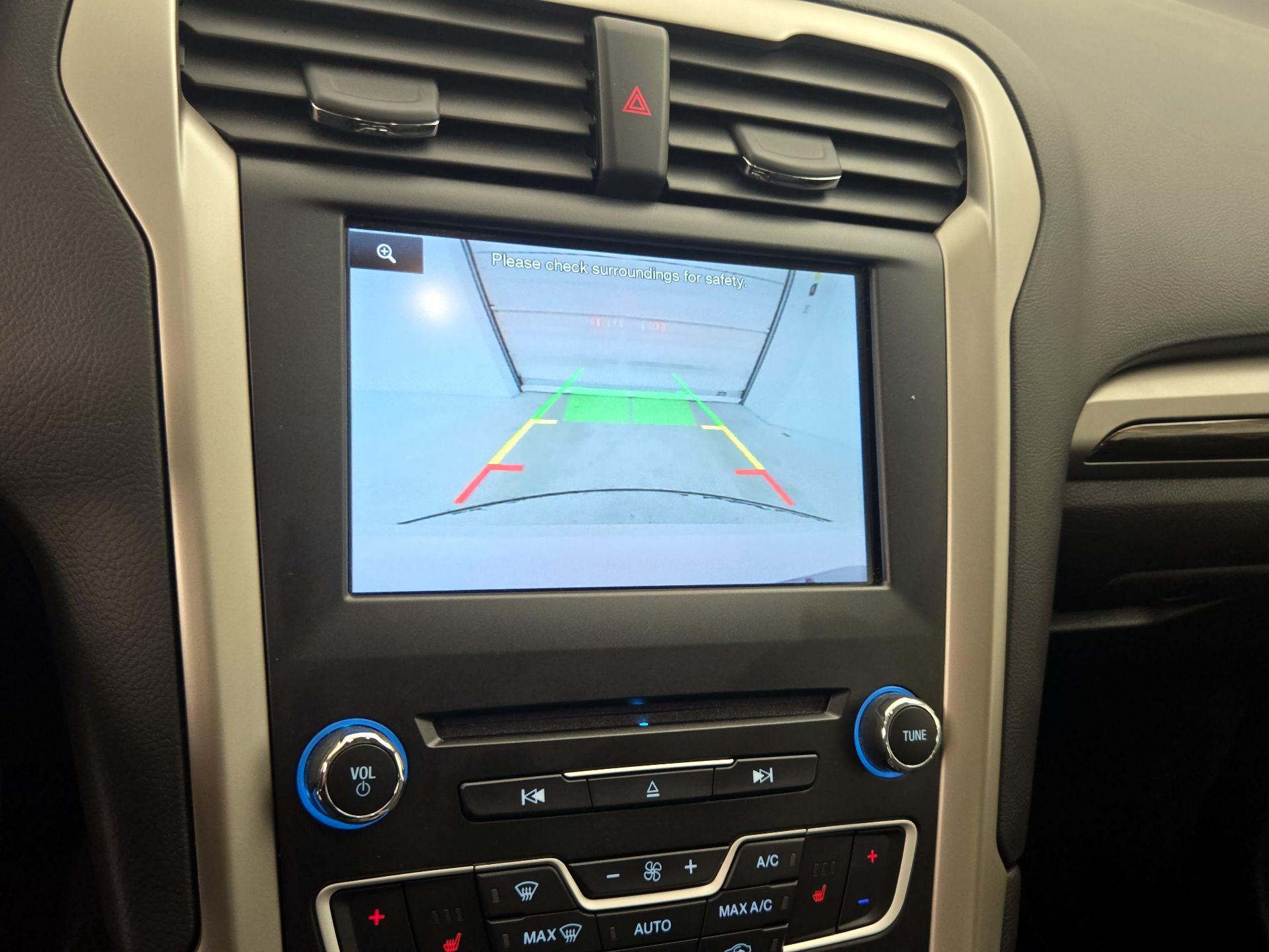 Thumbnail: 2016 Ford Fusion - 15