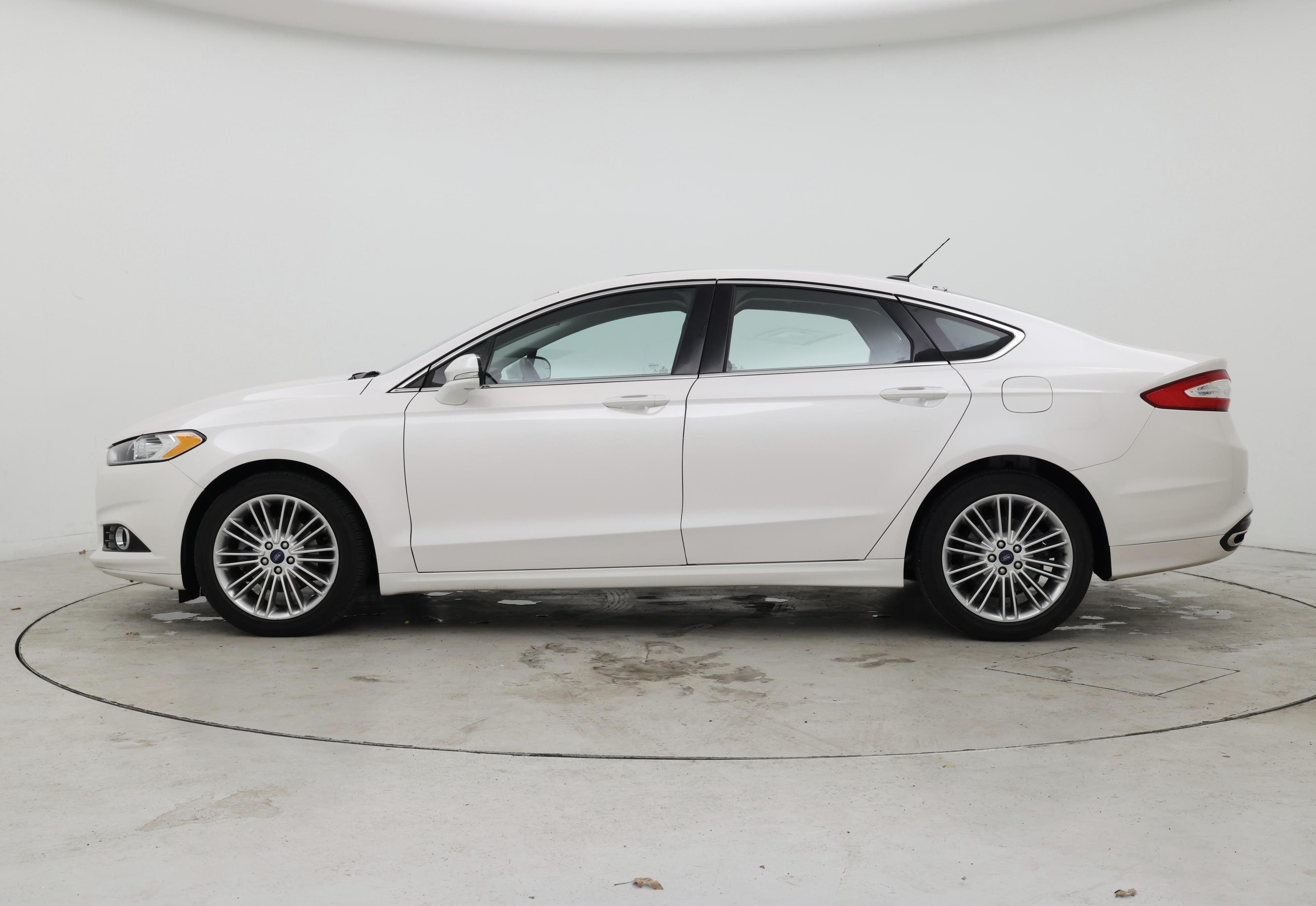 Thumbnail: 2016 Ford Fusion - 3