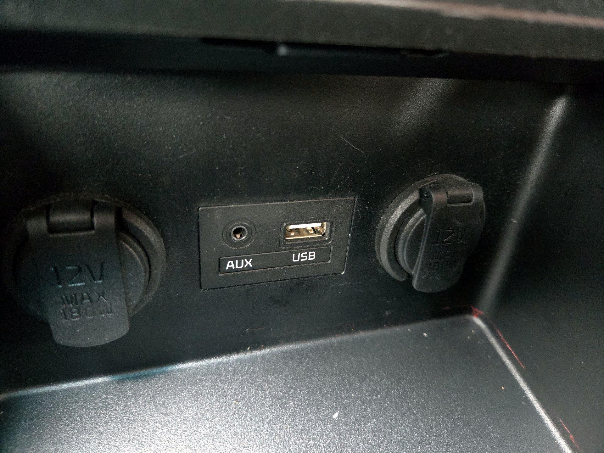 Thumbnail: 2017 Kia Forte - 18