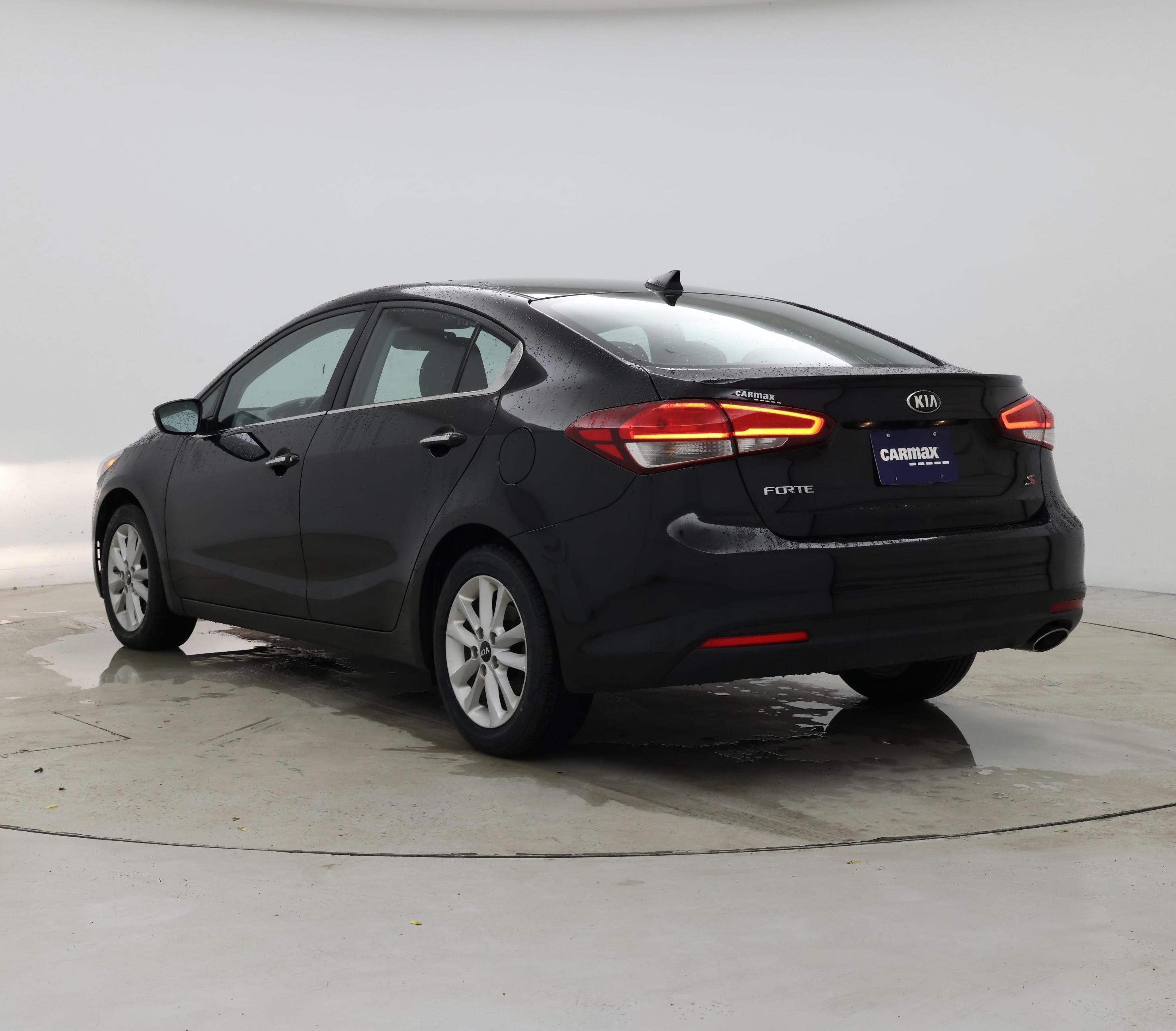 Thumbnail: 2017 Kia Forte - 2