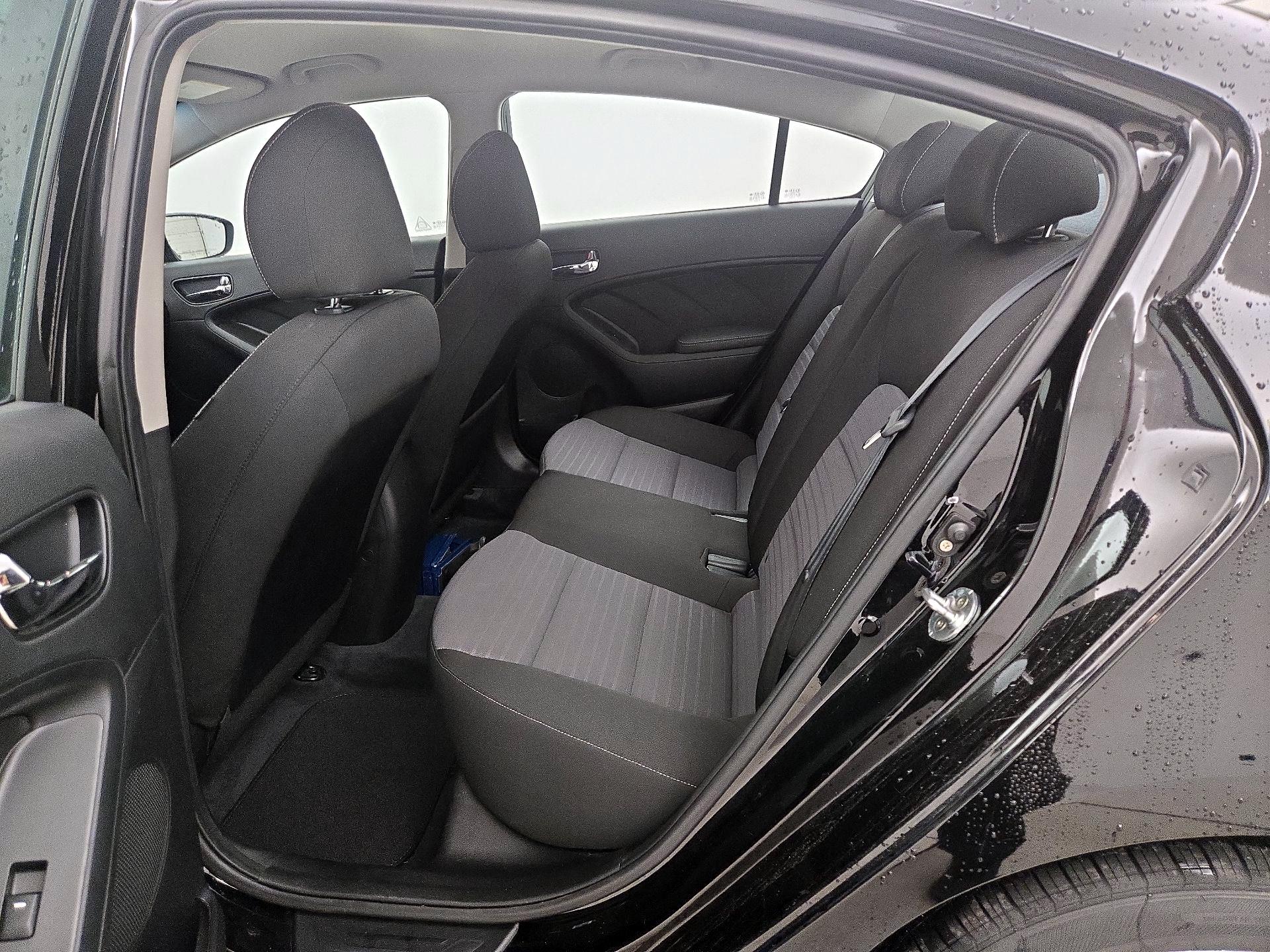 Thumbnail: 2017 Kia Forte - 19