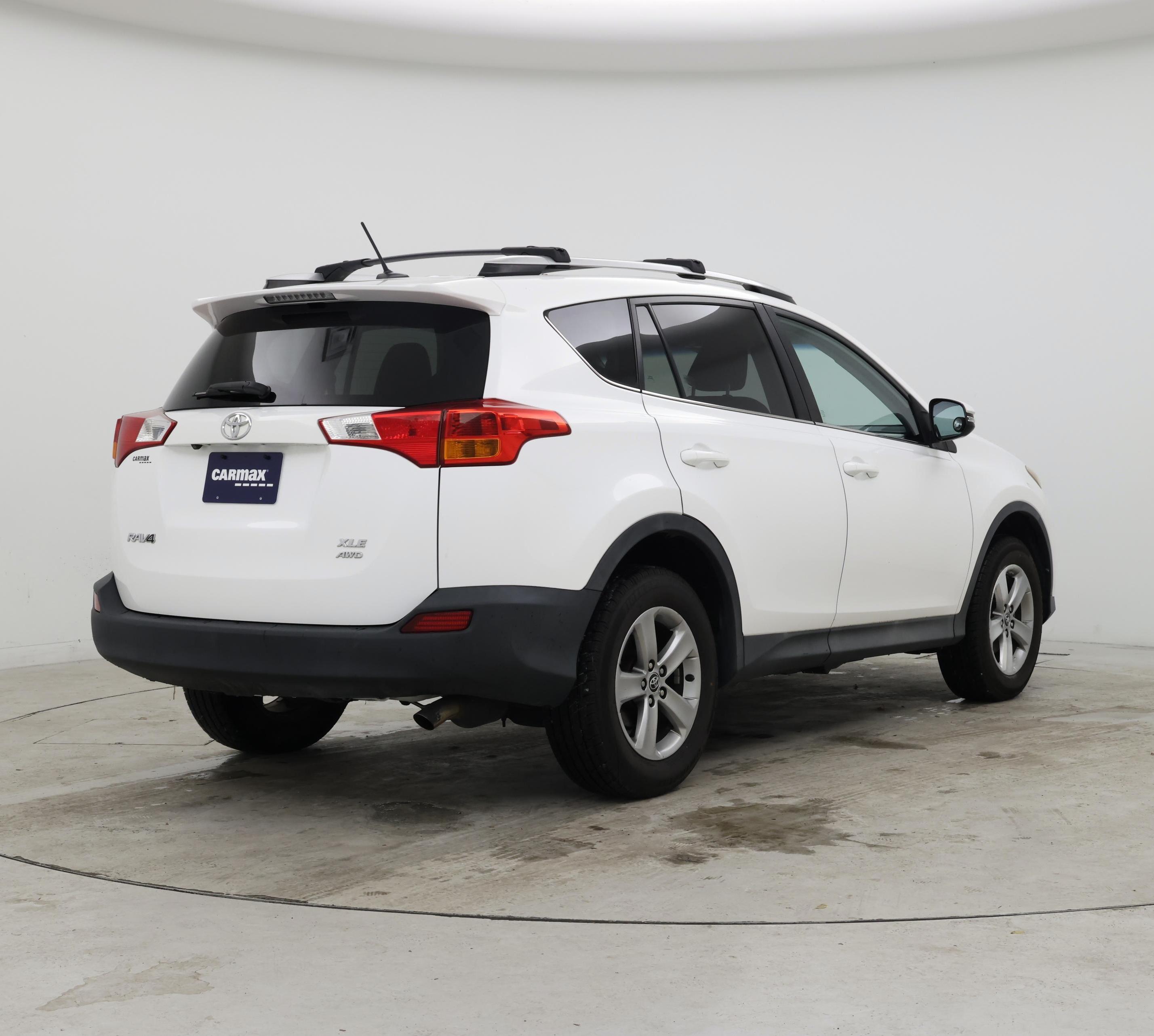 Thumbnail: 2015 Toyota RAV4 - 8