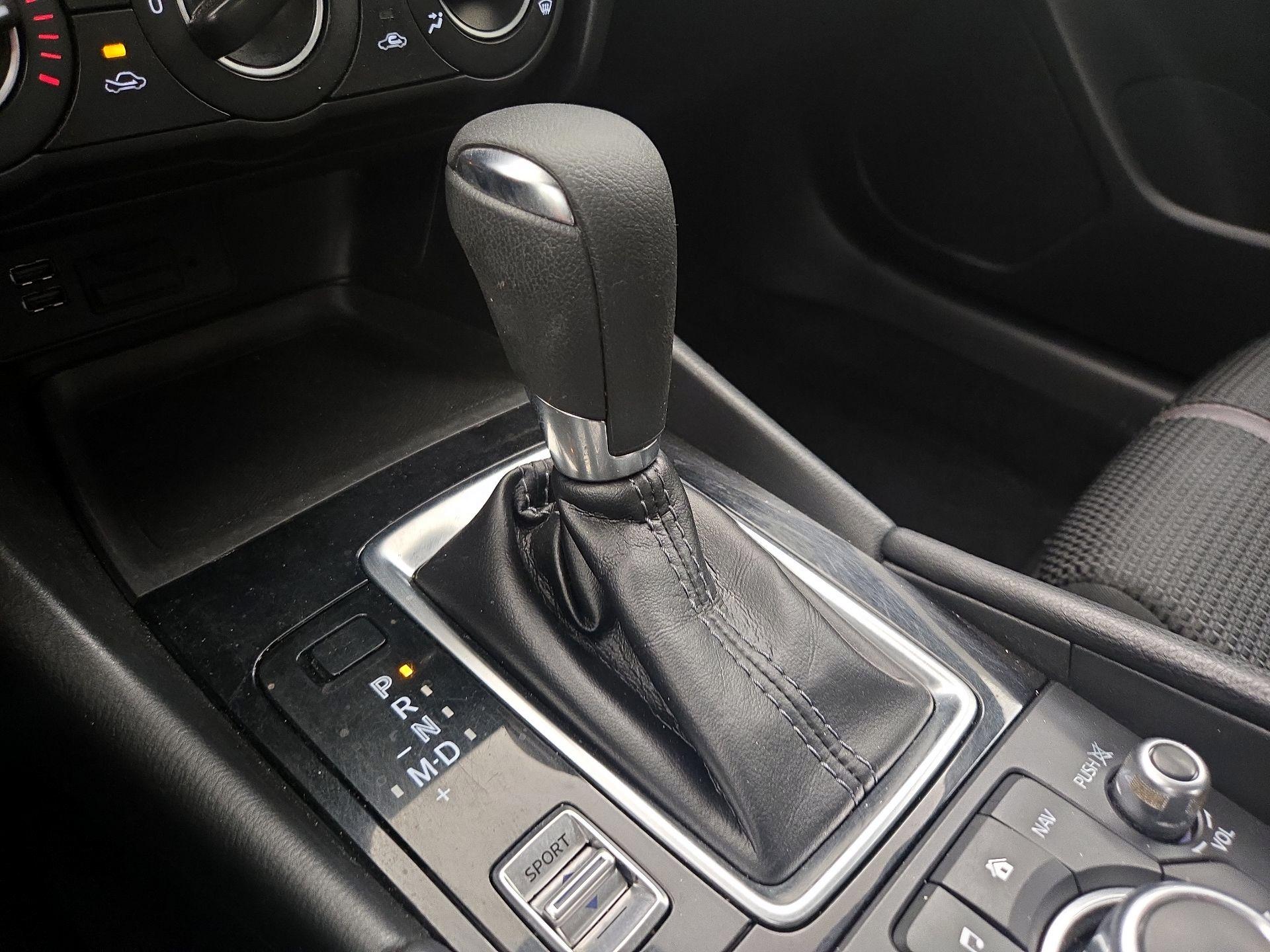 Thumbnail: 2018 Mazda Mazda3 - 17