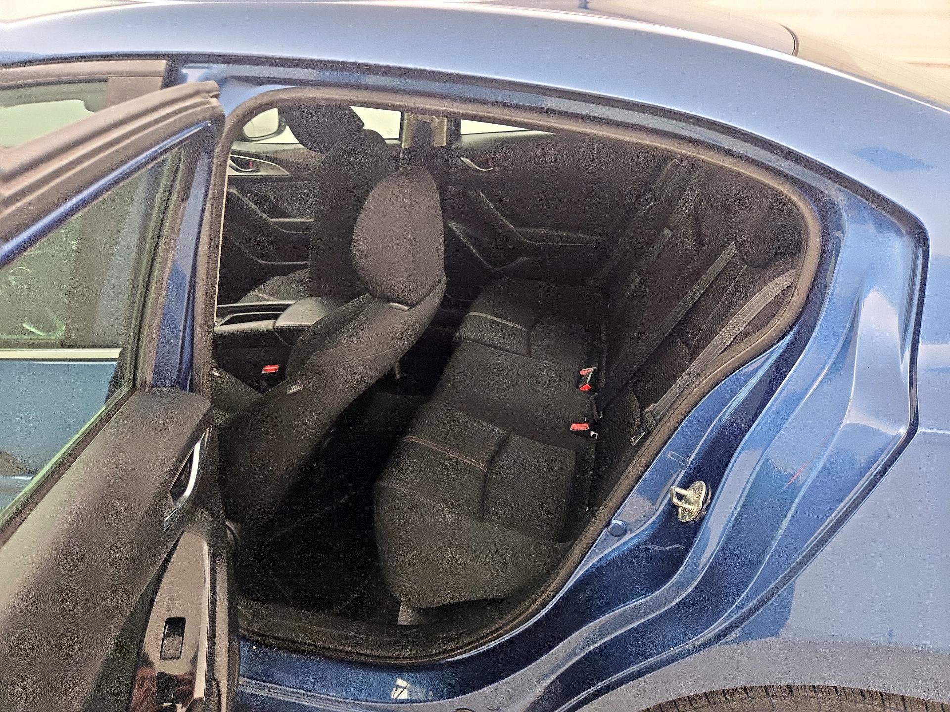 Thumbnail: 2018 Mazda Mazda3 - 19