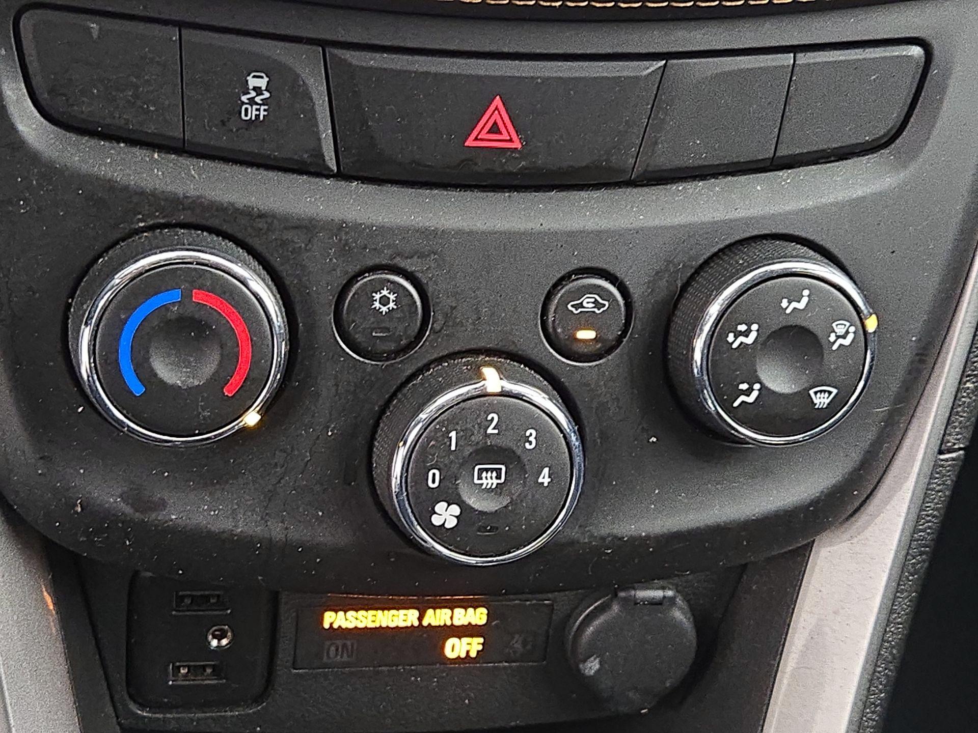 Thumbnail: 2020 Chevrolet Trax - 16