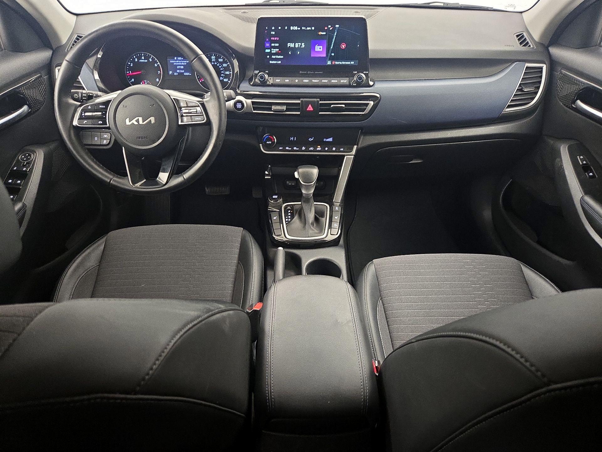 Thumbnail: 2023 Kia Seltos - 9