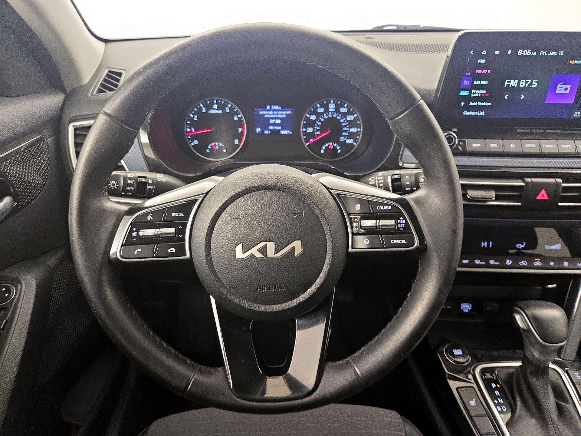 Thumbnail: 2023 Kia Seltos - 10