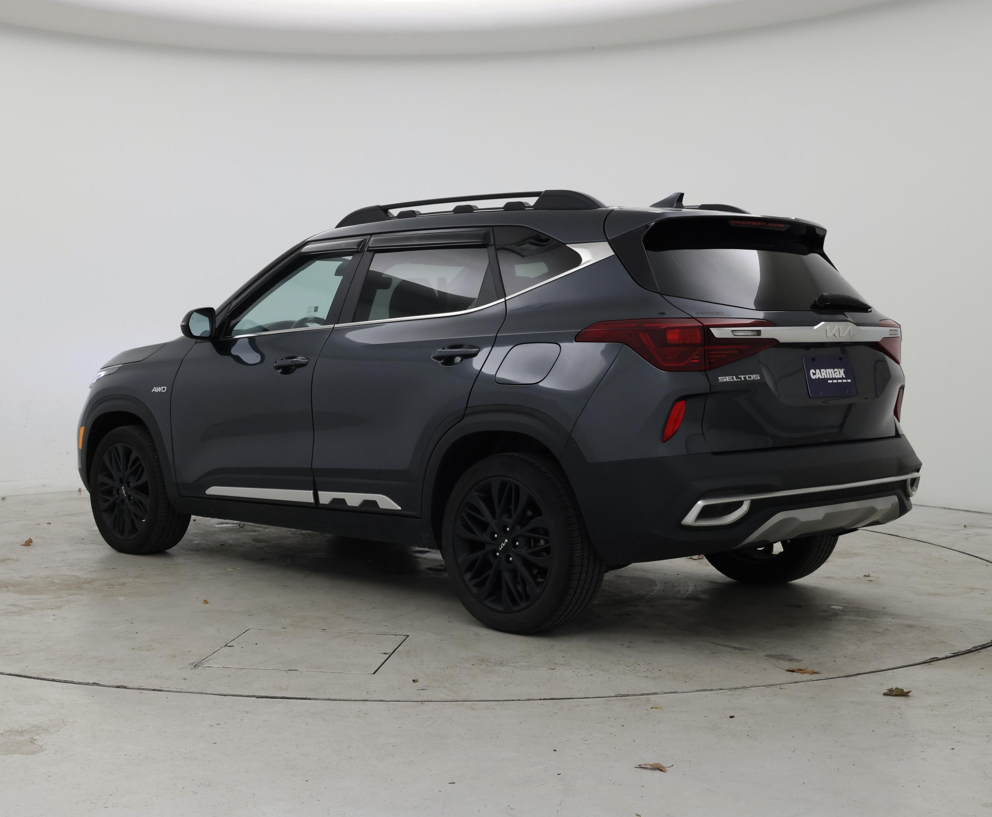 Thumbnail: 2023 Kia Seltos - 2