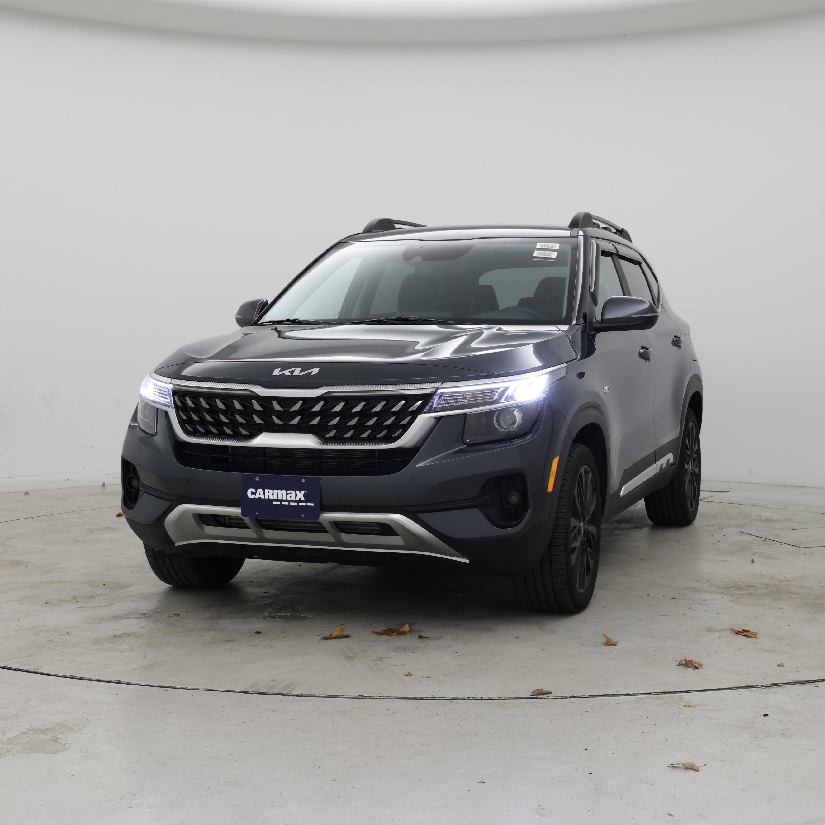 Thumbnail: 2023 Kia Seltos - 4