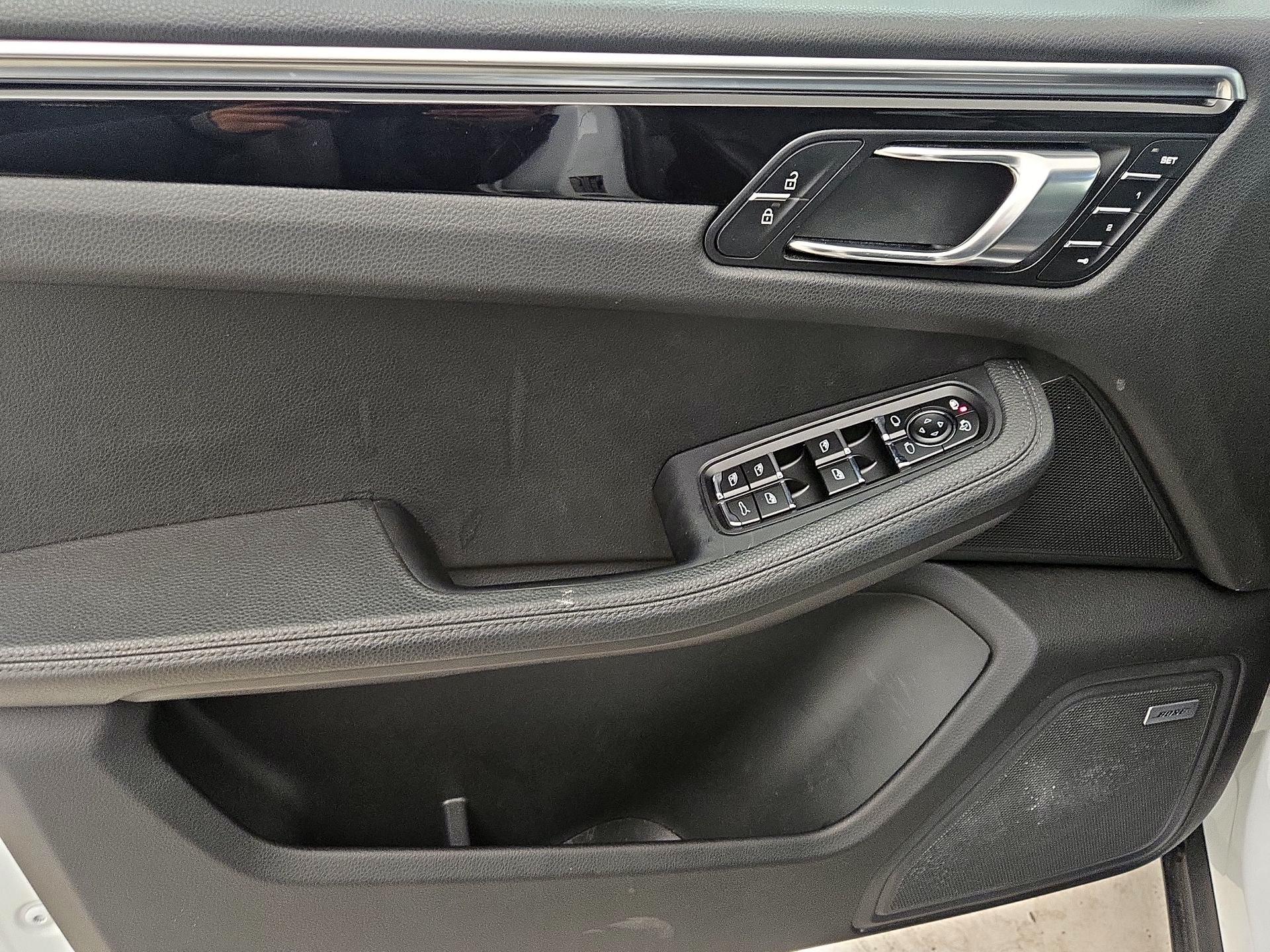 Thumbnail: 2019 Porsche Macan - 12