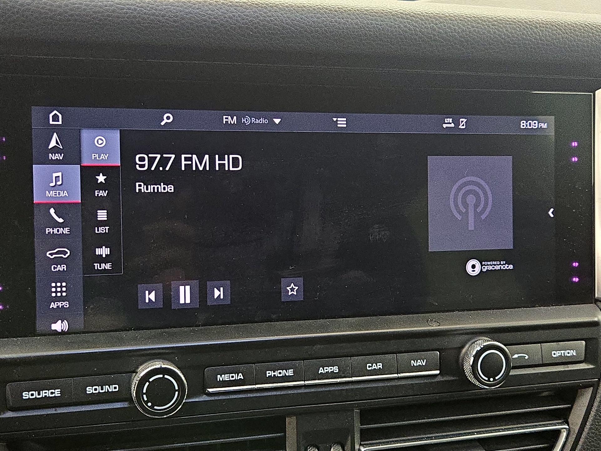 Thumbnail: 2019 Porsche Macan - 16