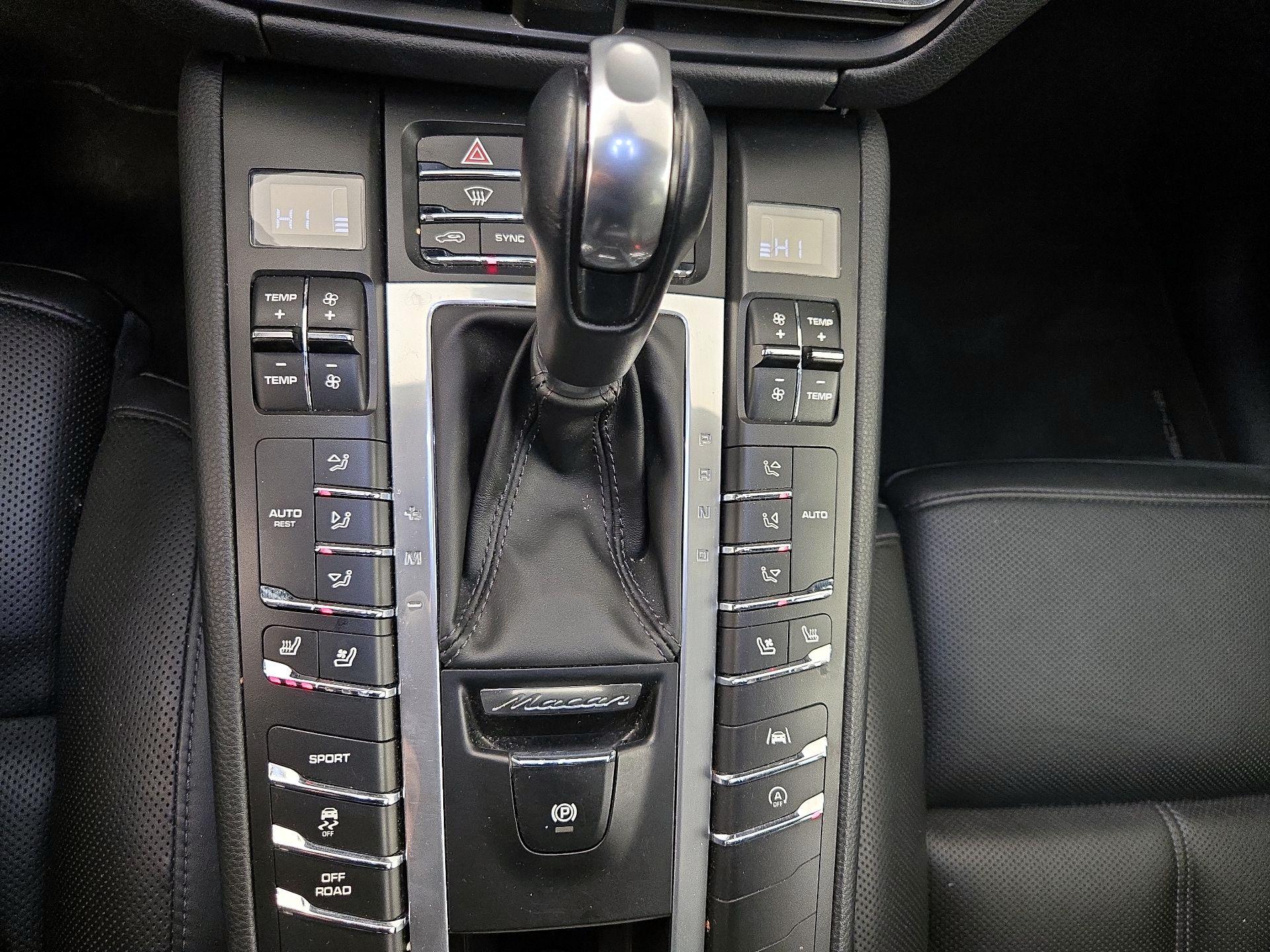 Thumbnail: 2019 Porsche Macan - 17