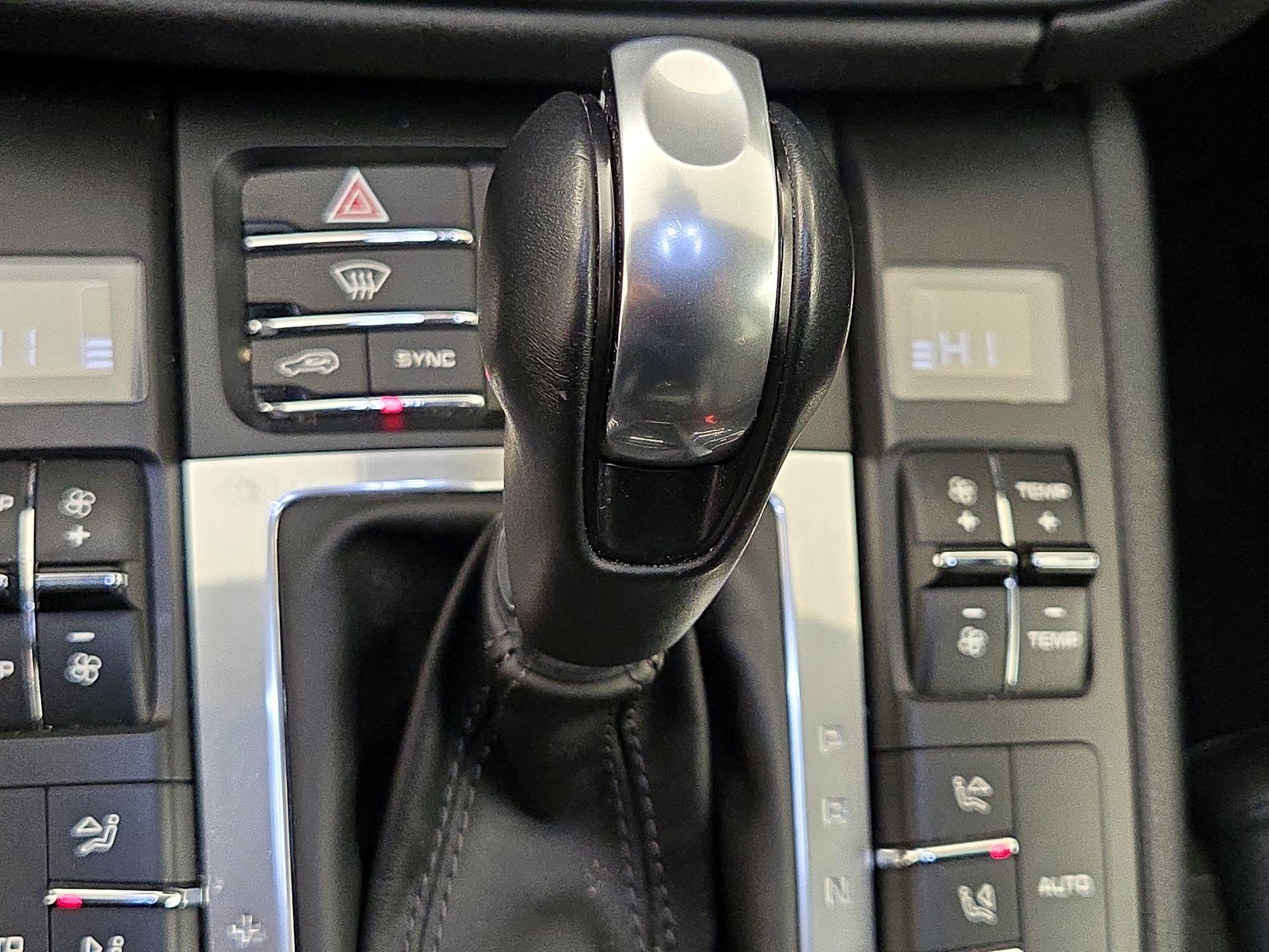 Thumbnail: 2019 Porsche Macan - 18