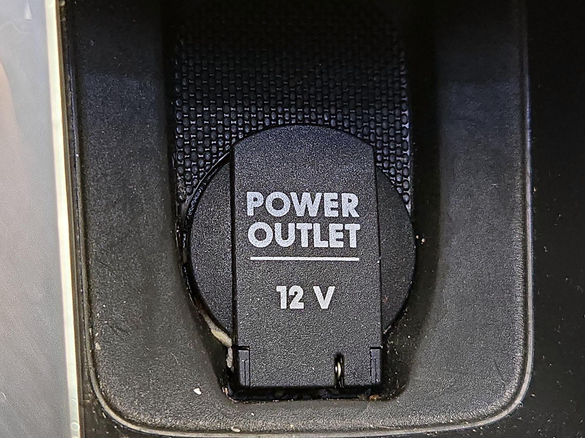 Thumbnail: 2019 Porsche Macan - 19