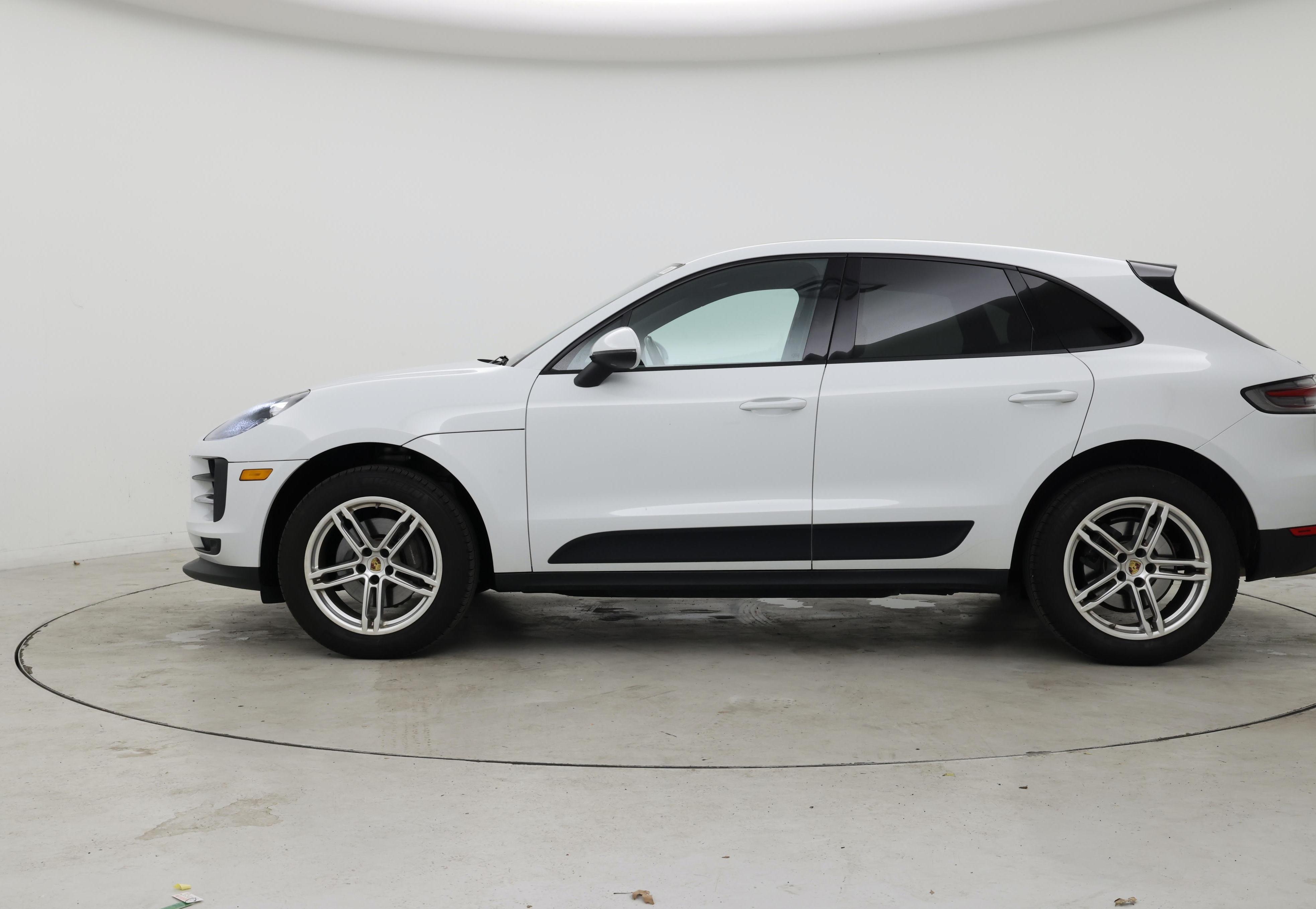 Thumbnail: 2019 Porsche Macan - 3