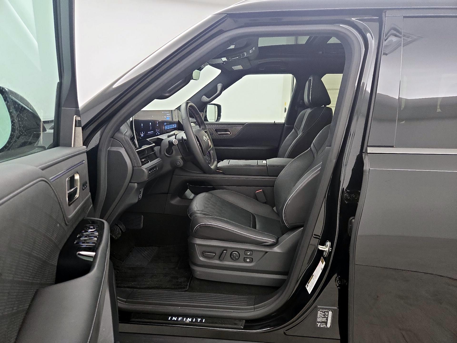 Thumbnail: 2025 INFINITI QX80 - 11