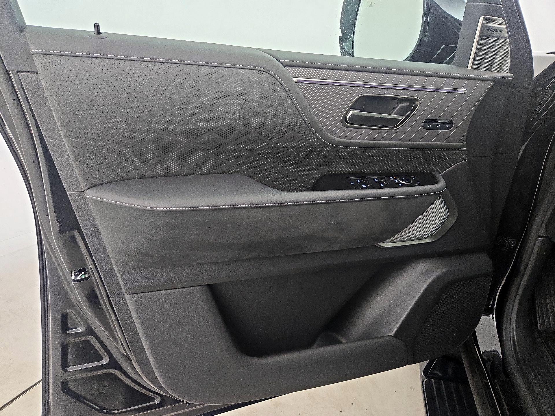 Thumbnail: 2025 INFINITI QX80 - 12