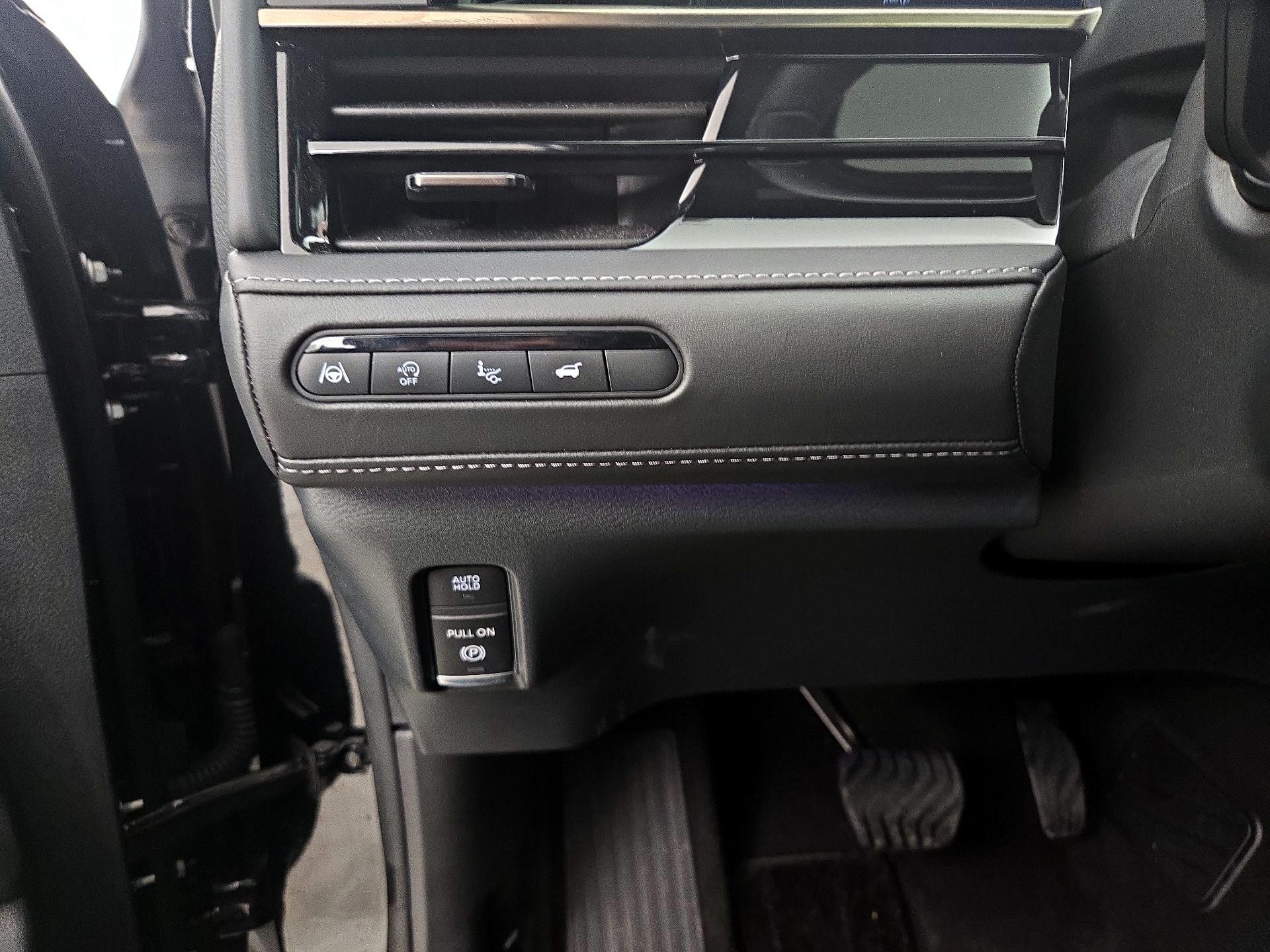 Thumbnail: 2025 INFINITI QX80 - 13