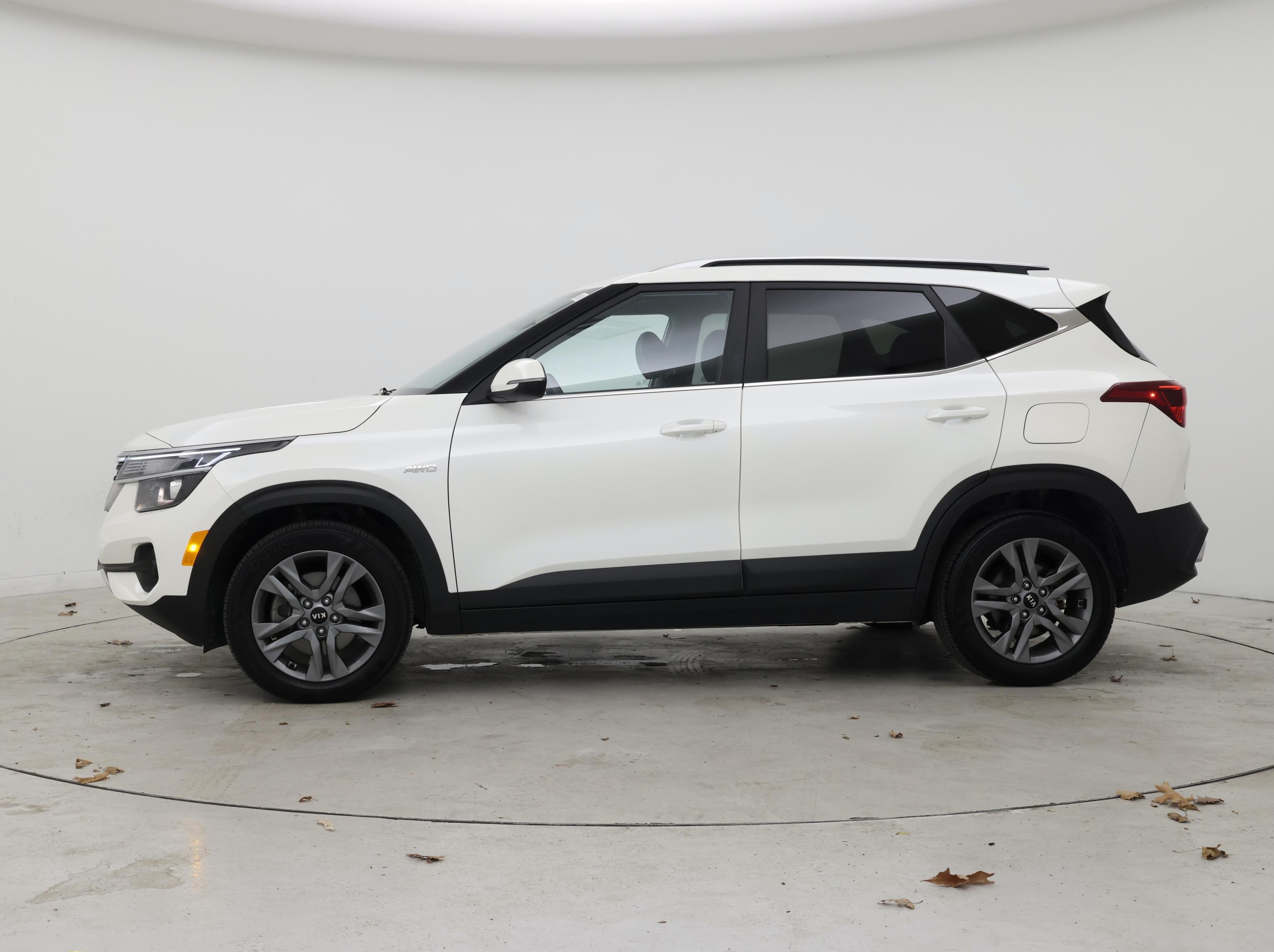 Thumbnail: 2021 Kia Seltos - 3