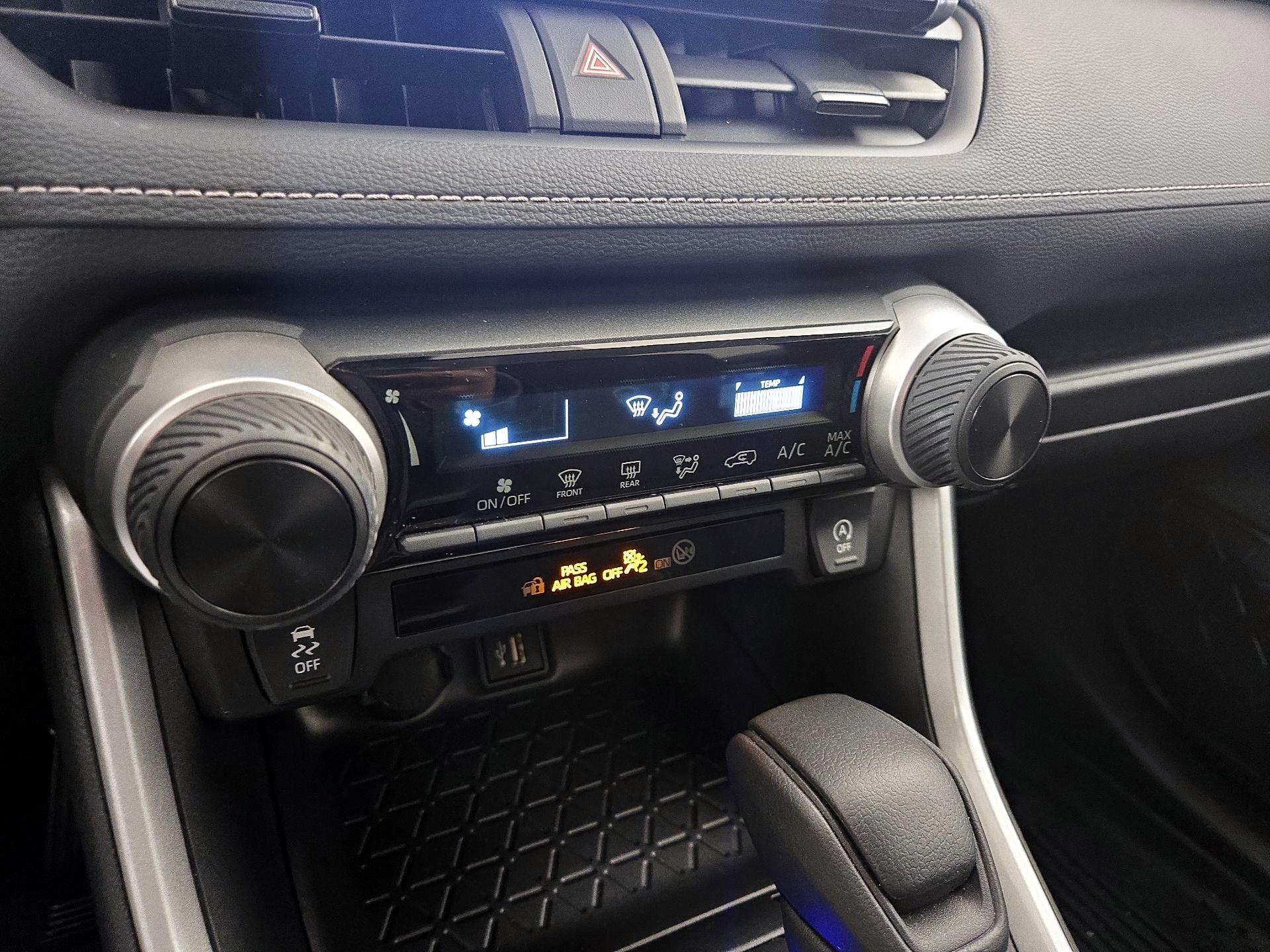 Thumbnail: 2025 Toyota RAV4 - 16