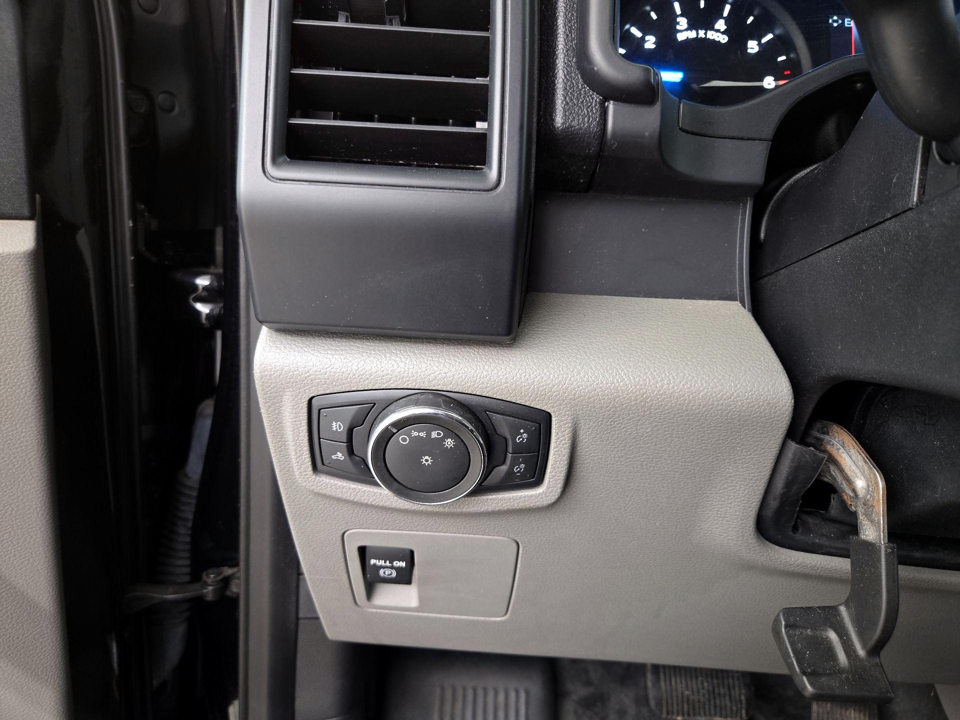 Thumbnail: 2016 Ford F-150 - 13