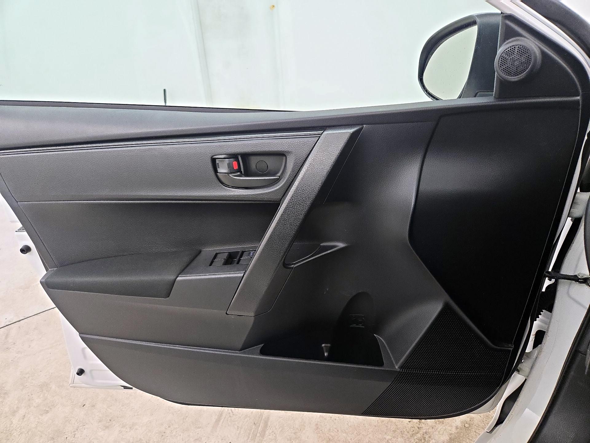 Thumbnail: 2018 Toyota Corolla - 12