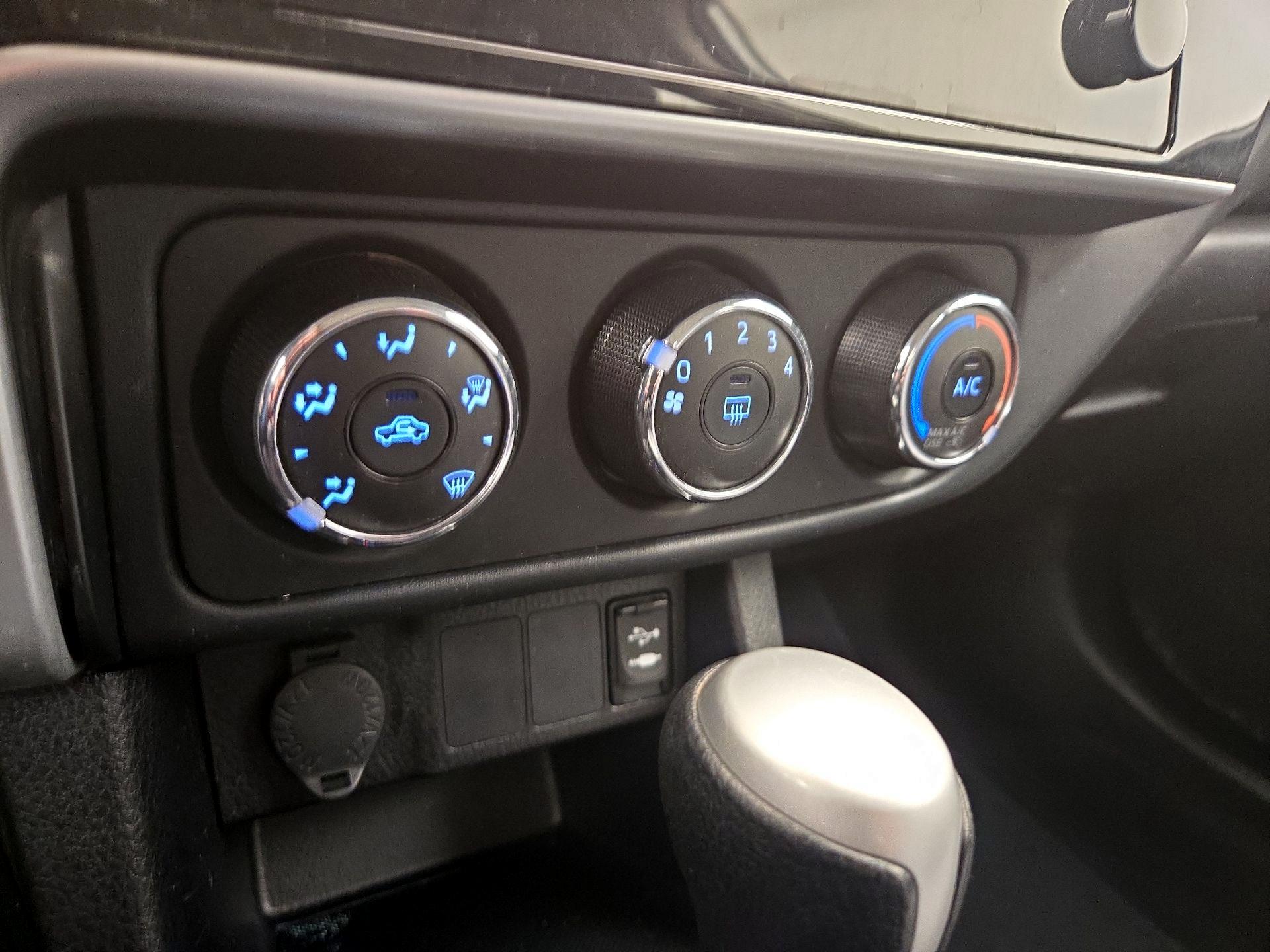 Thumbnail: 2018 Toyota Corolla - 16