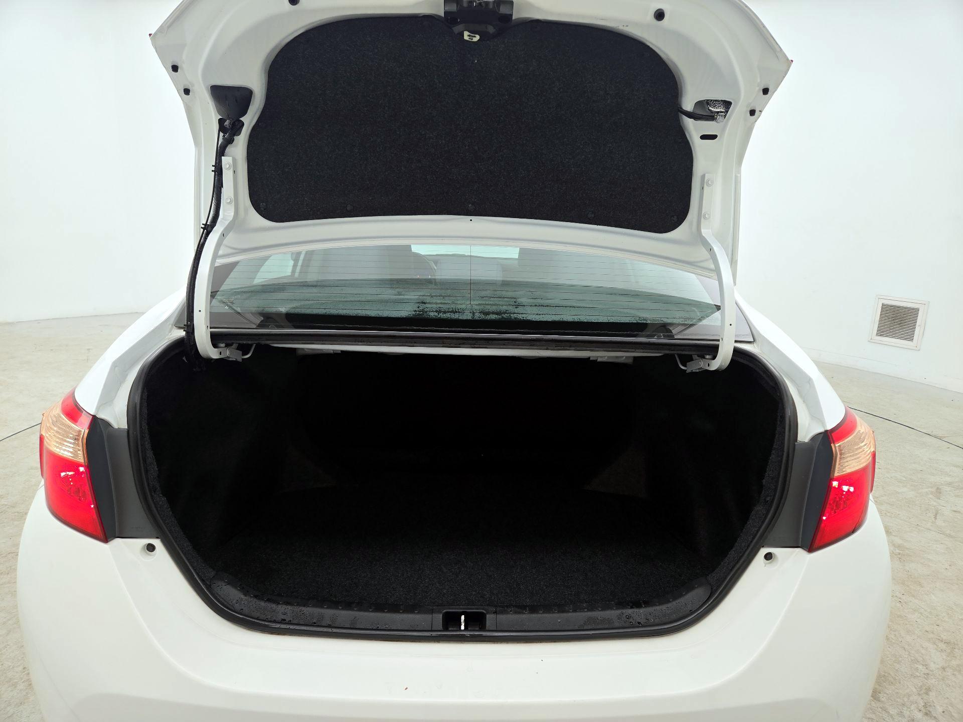 Thumbnail: 2018 Toyota Corolla - 20