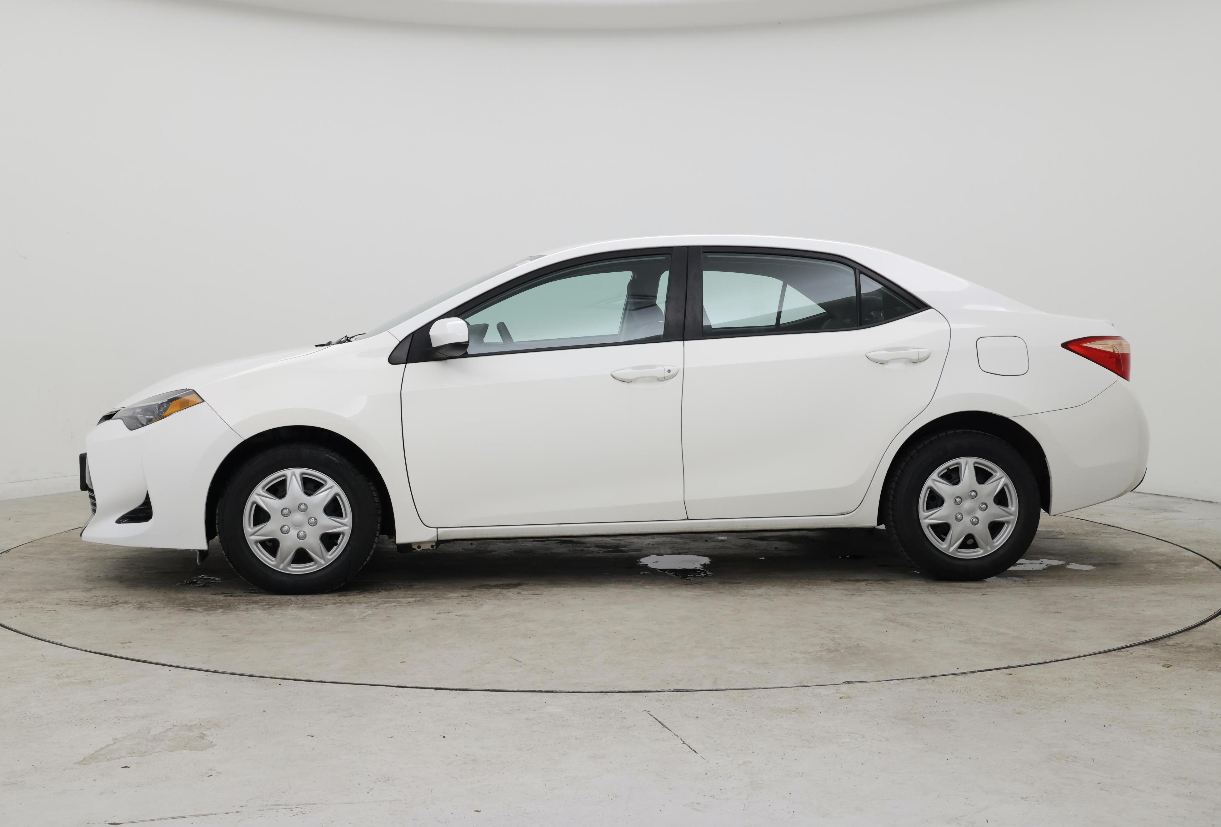 Thumbnail: 2018 Toyota Corolla - 3