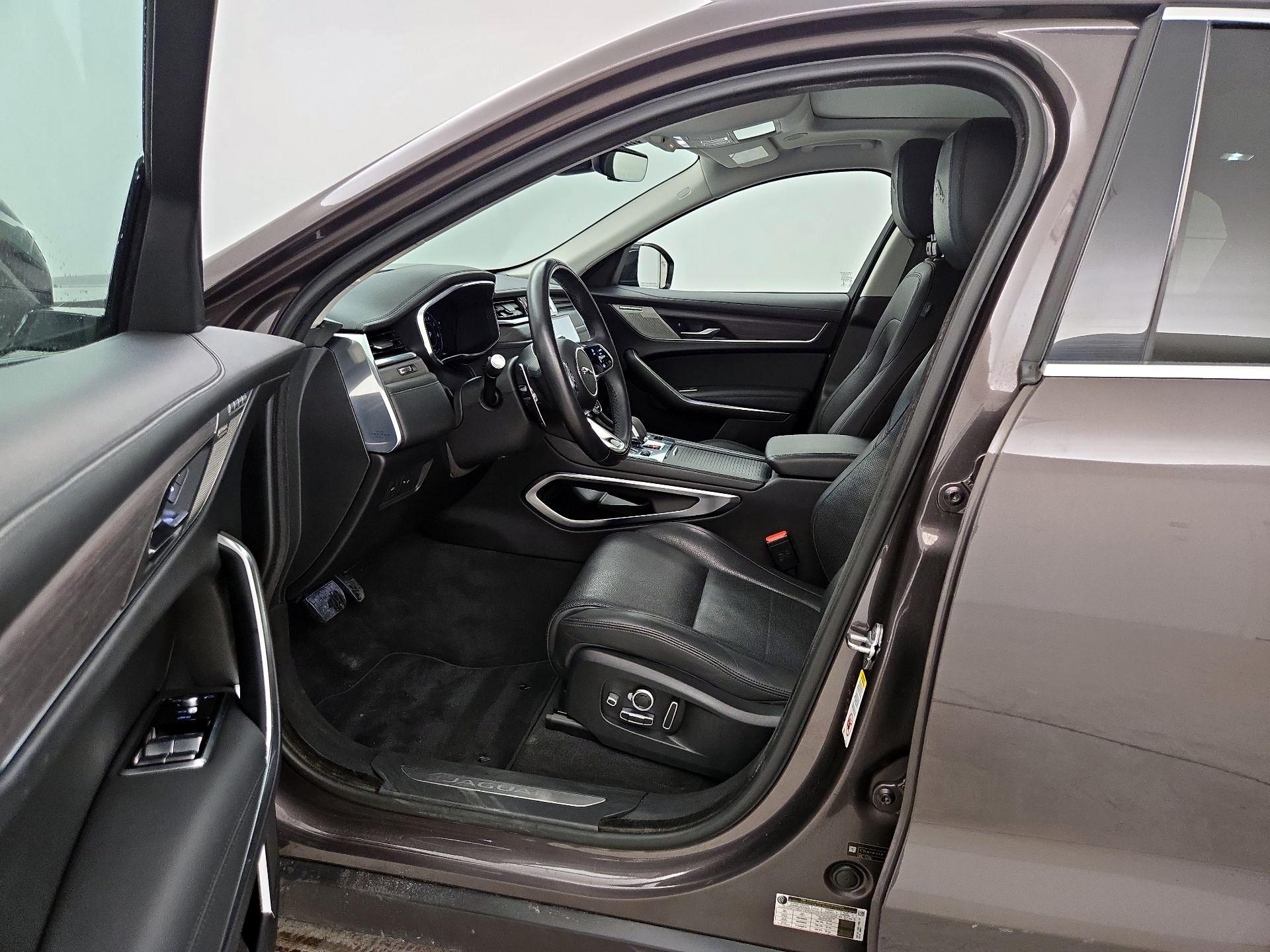 Thumbnail: 2021 Jaguar F-Pace - 11