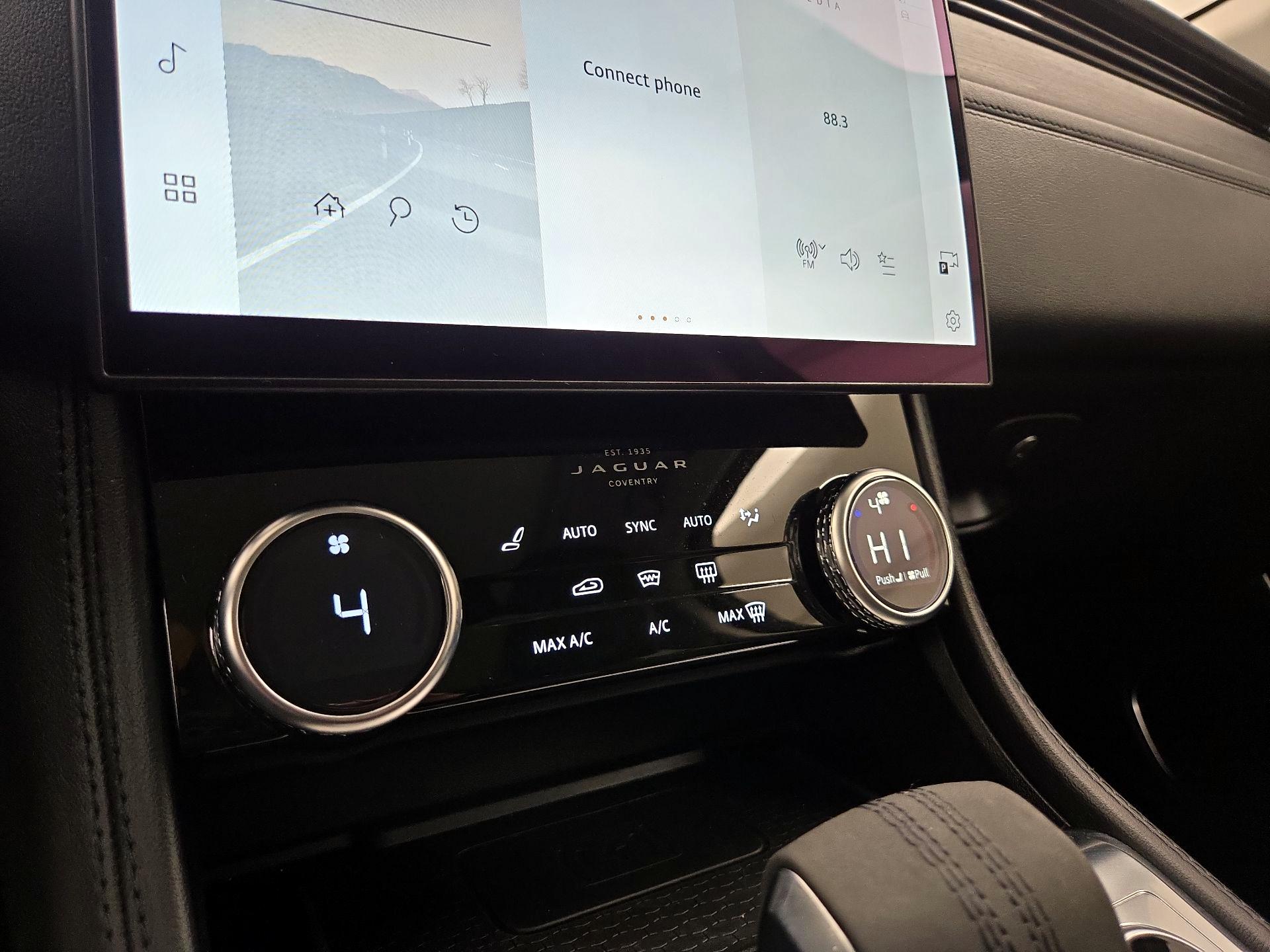 Thumbnail: 2021 Jaguar F-Pace - 16