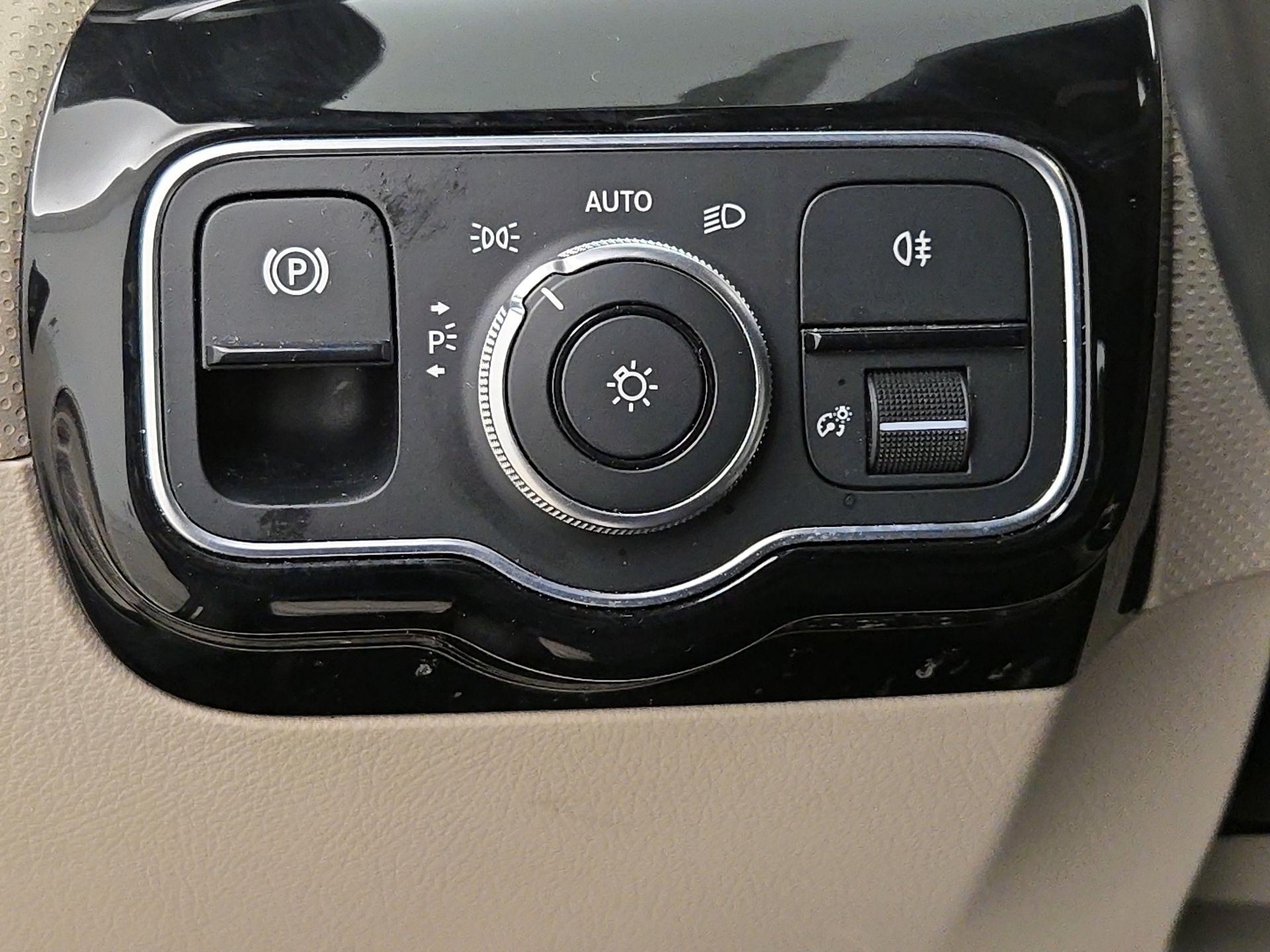 Thumbnail: 2020 Mercedes-Benz CLA - 13