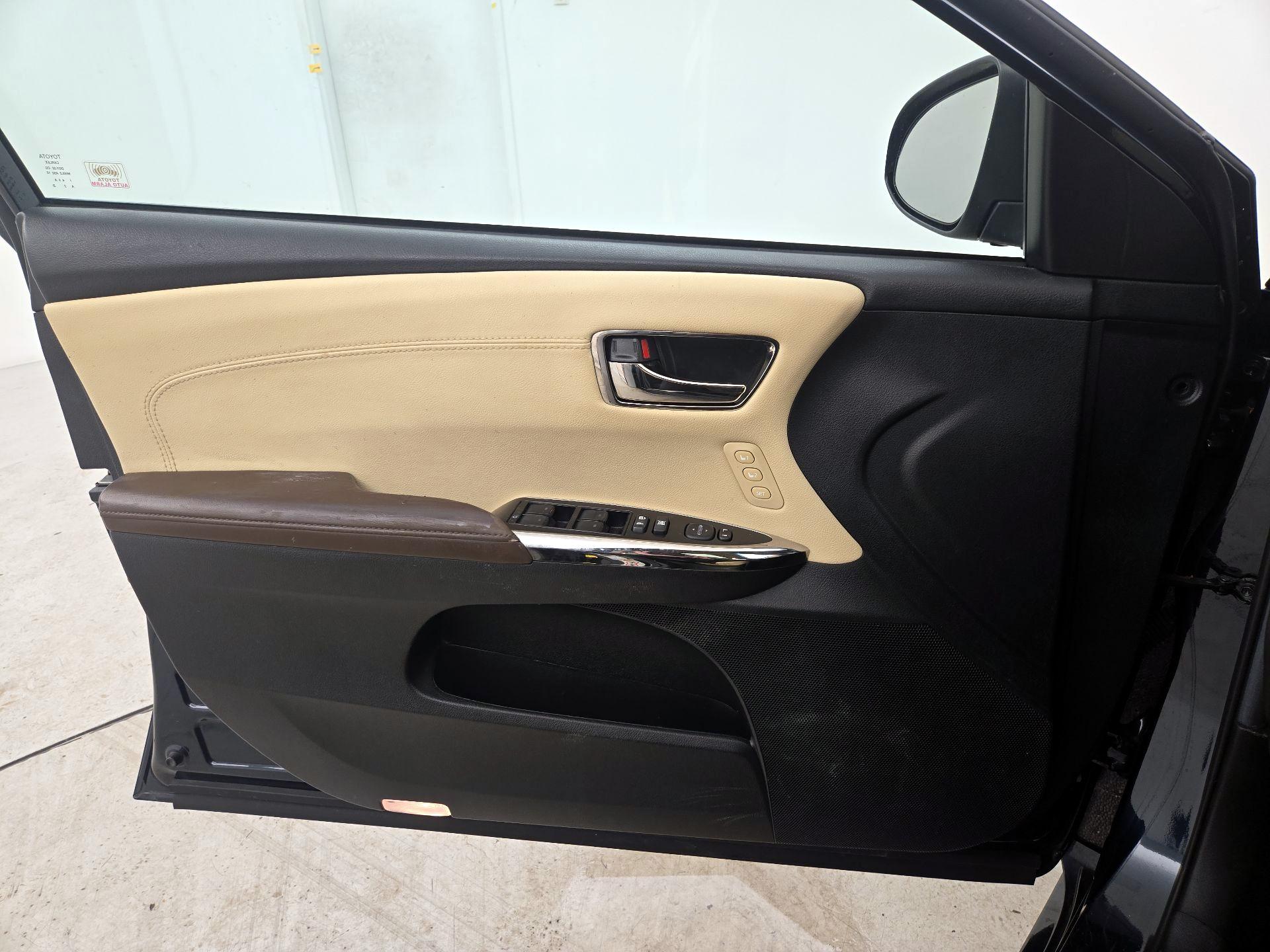 Thumbnail: 2015 Toyota Avalon - 12