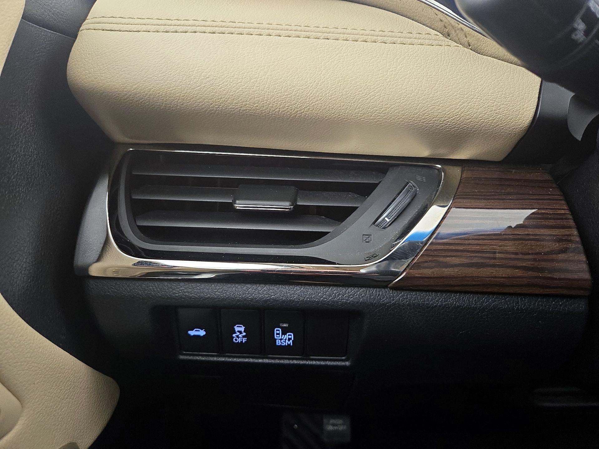 Thumbnail: 2015 Toyota Avalon - 13