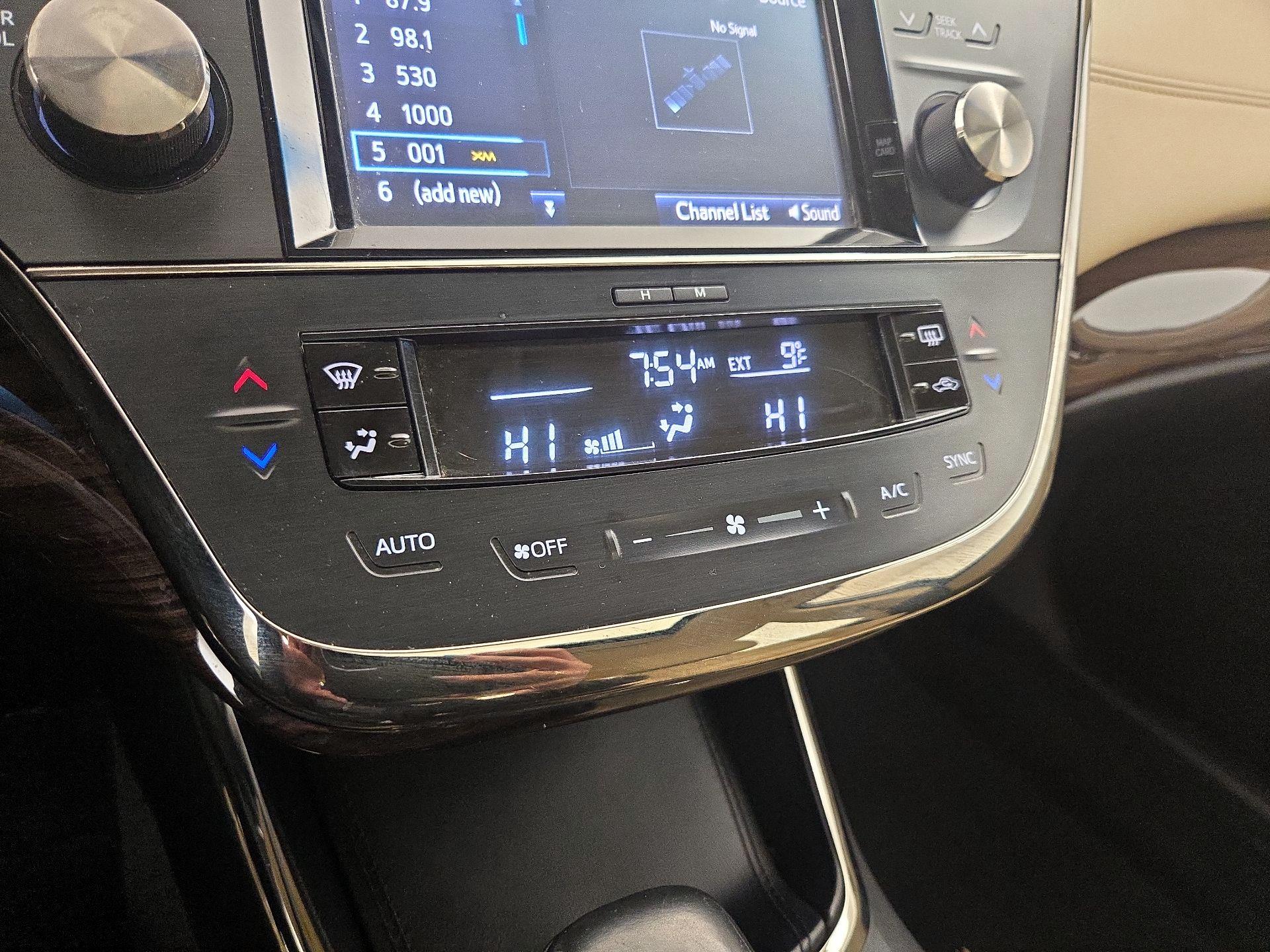 Thumbnail: 2015 Toyota Avalon - 17