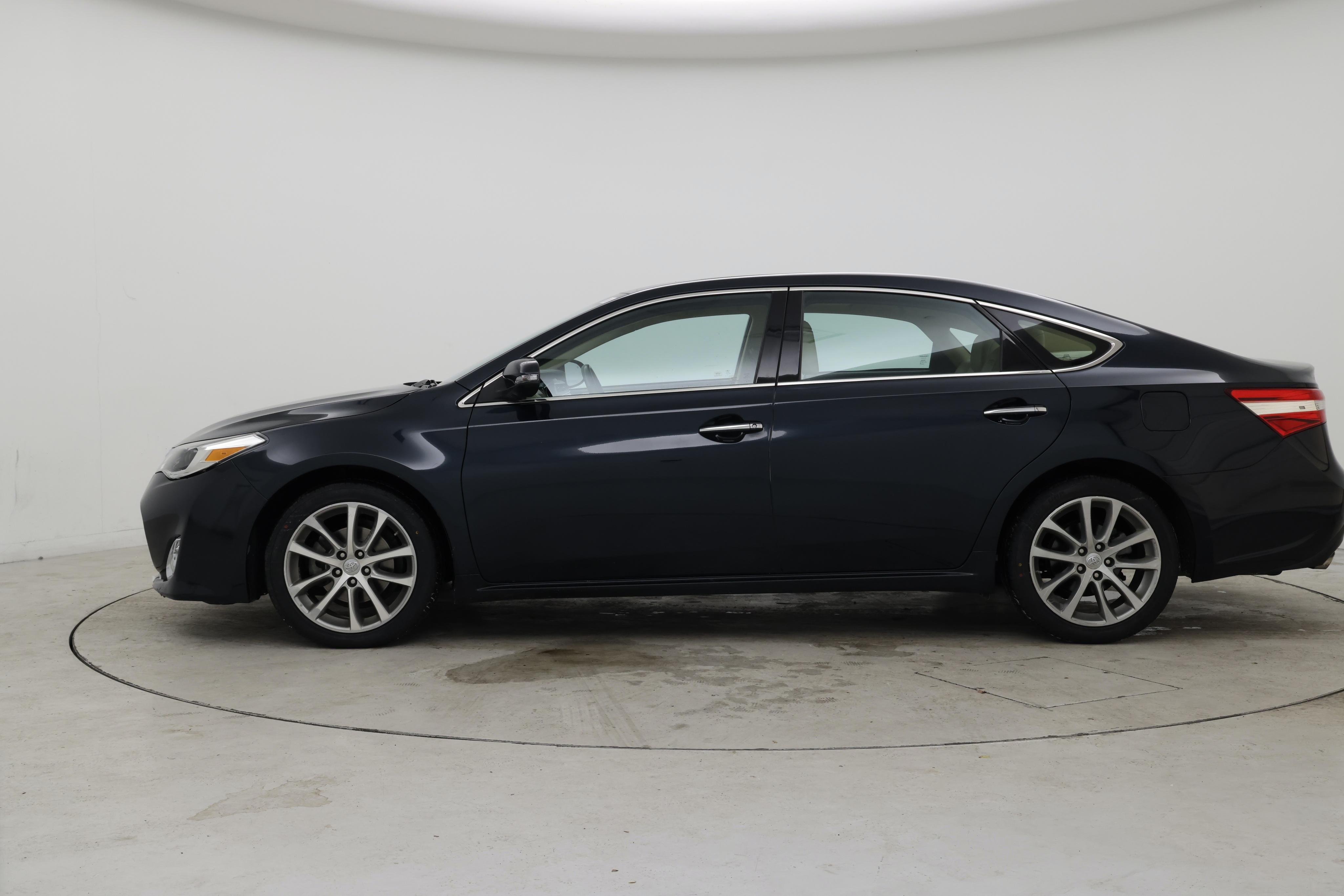 Thumbnail: 2015 Toyota Avalon - 3