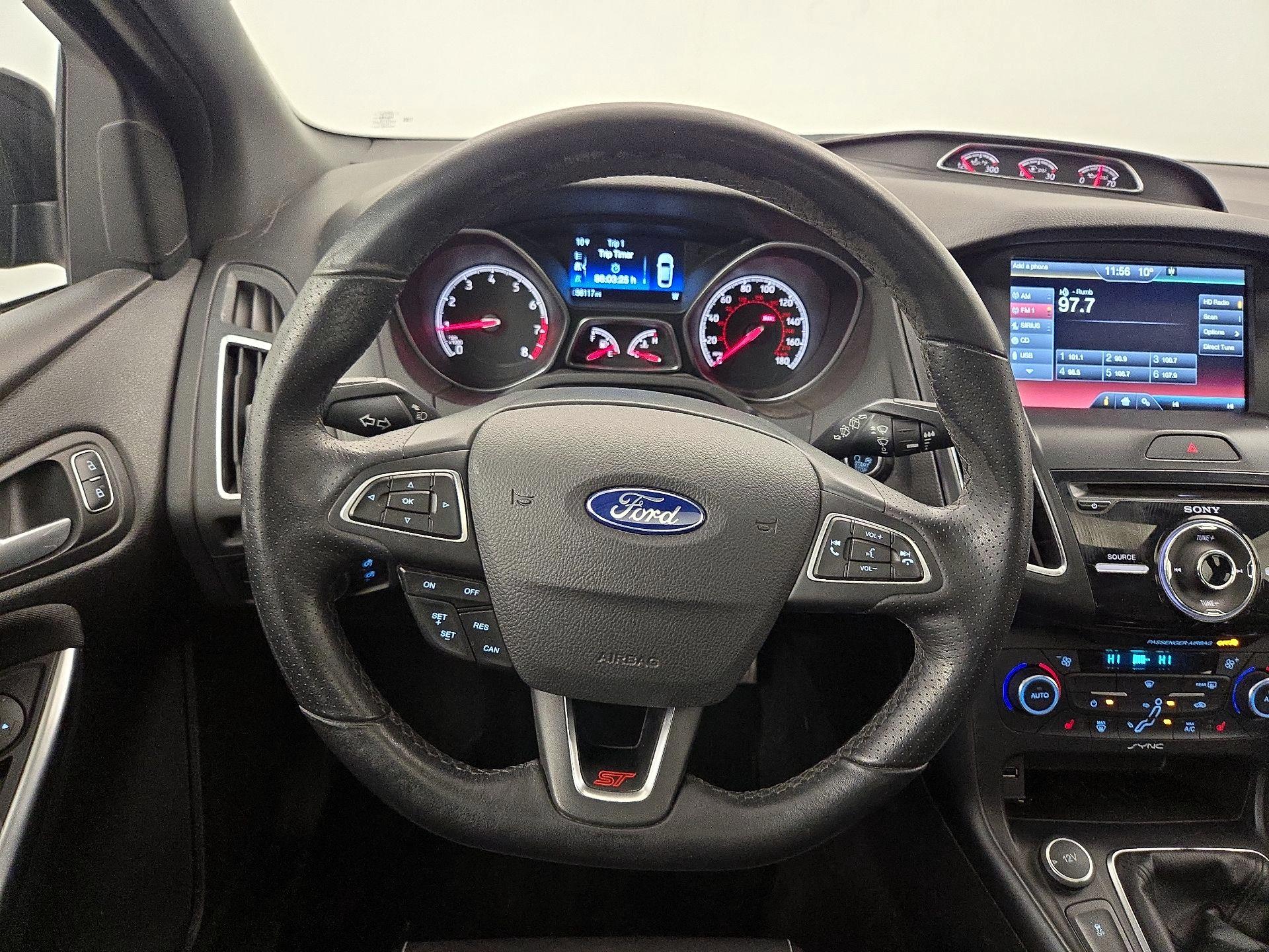 Thumbnail: 2015 Ford Focus - 10
