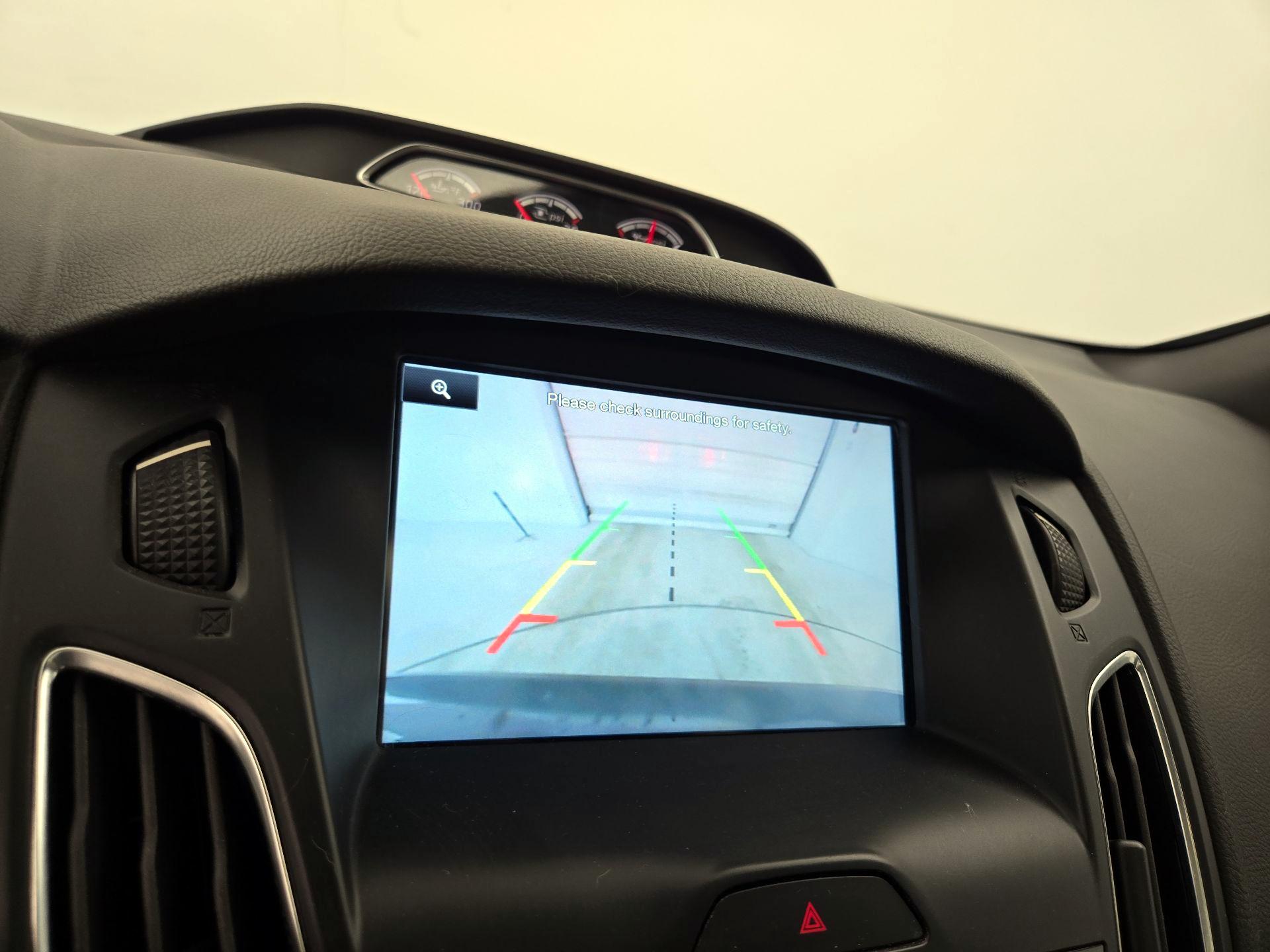 Thumbnail: 2015 Ford Focus - 14