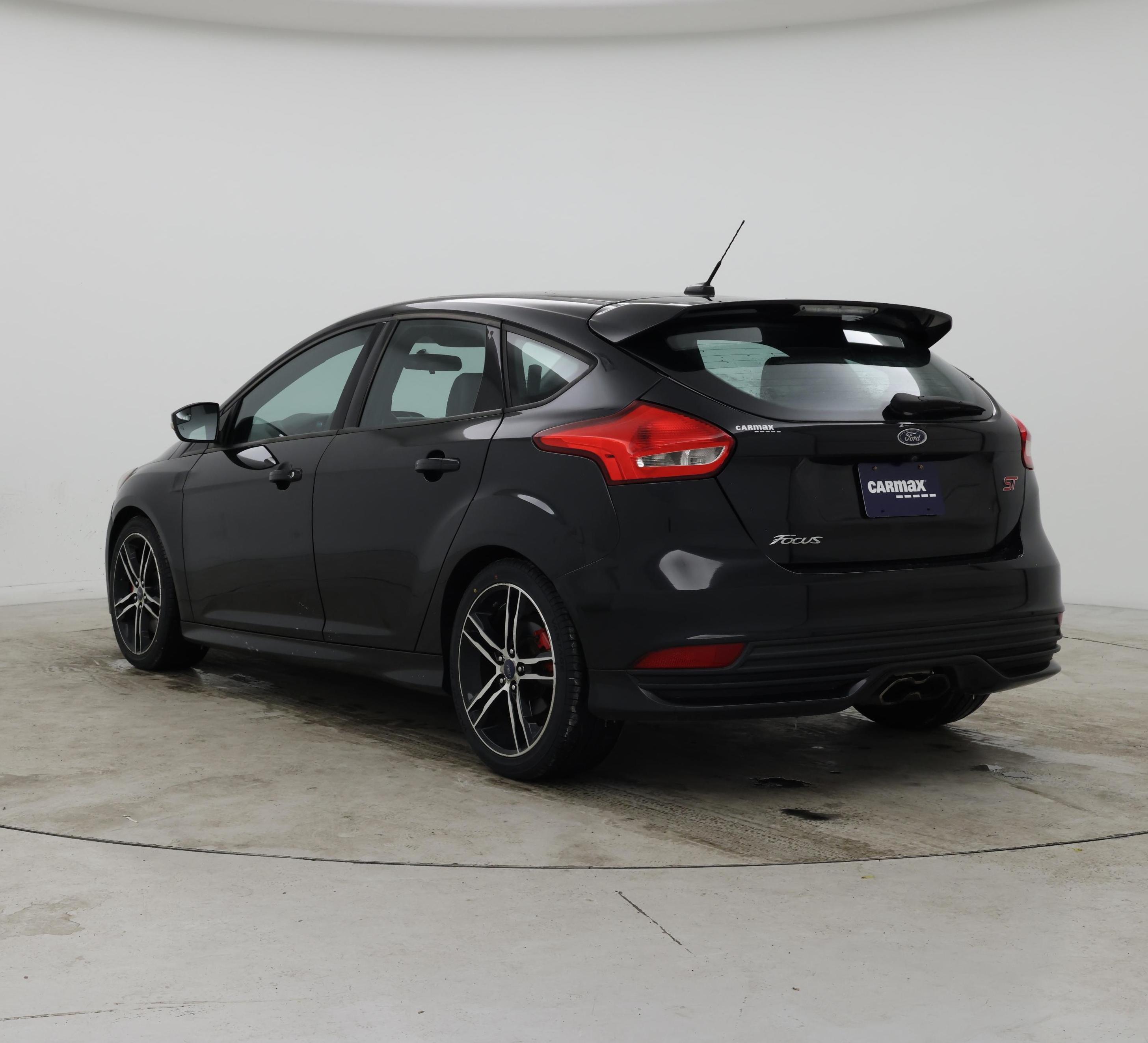 Thumbnail: 2015 Ford Focus - 2