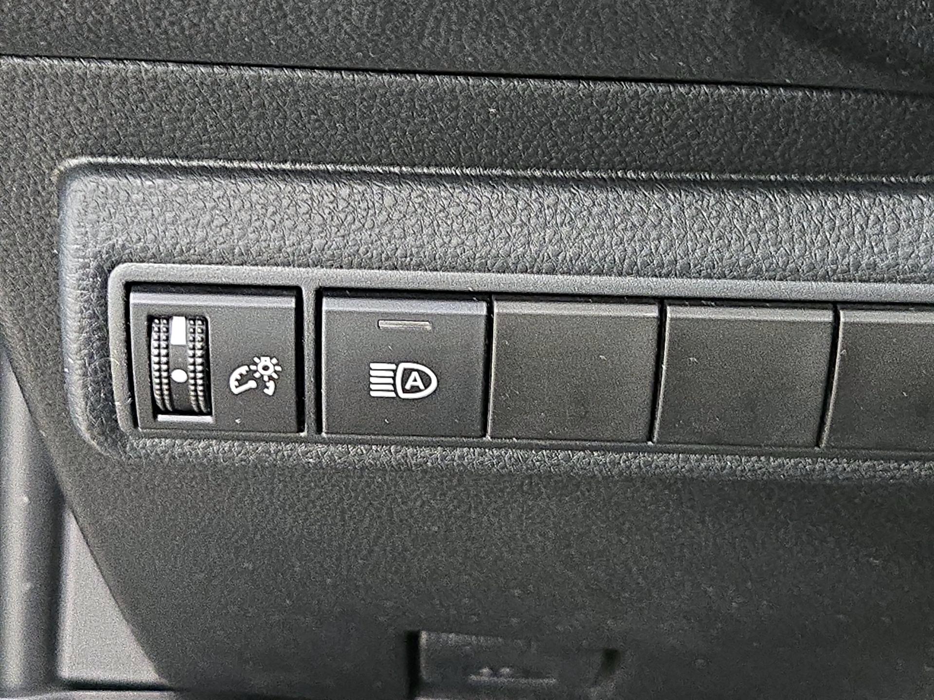 Thumbnail: 2020 Toyota Corolla - 13