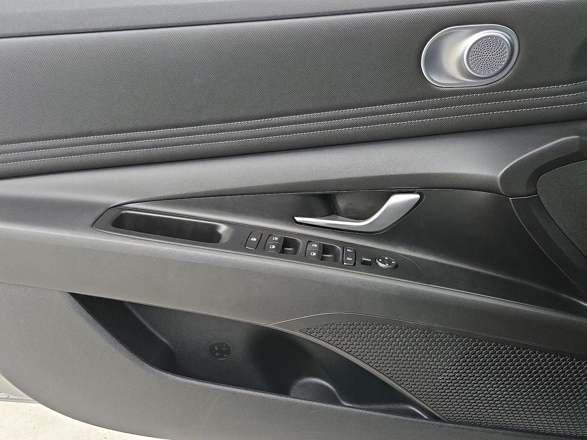 Thumbnail: 2023 Hyundai Elantra - 12