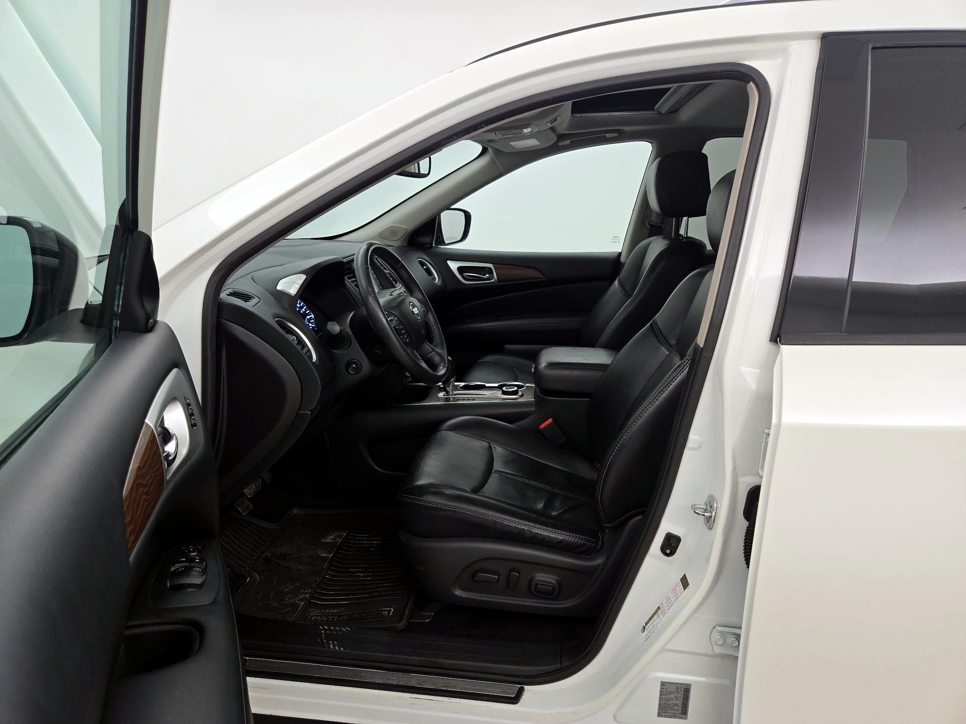 Thumbnail: 2017 Nissan Pathfinder - 11