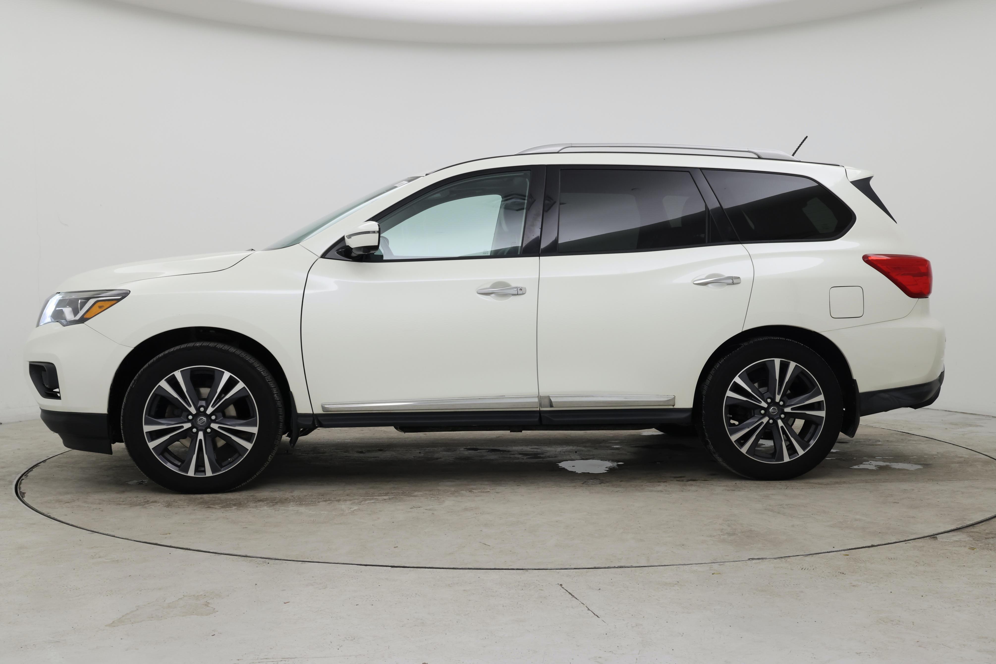 Thumbnail: 2017 Nissan Pathfinder - 3