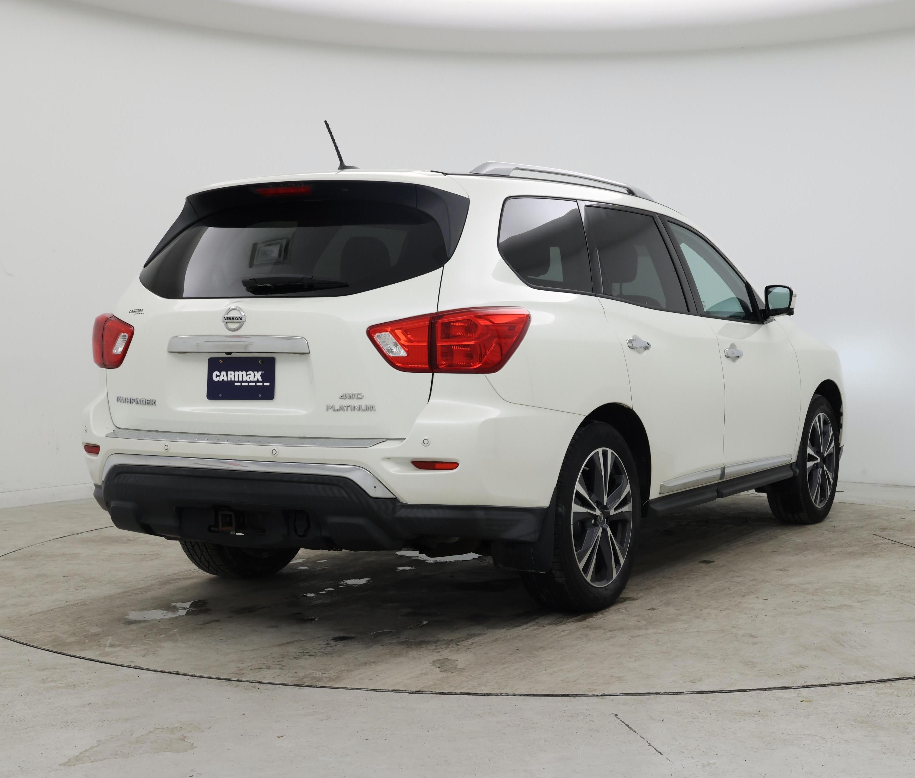 Thumbnail: 2017 Nissan Pathfinder - 8