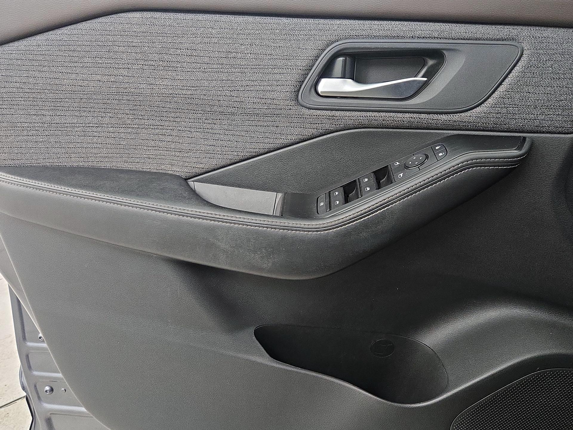 Thumbnail: 2023 Nissan Rogue - 12