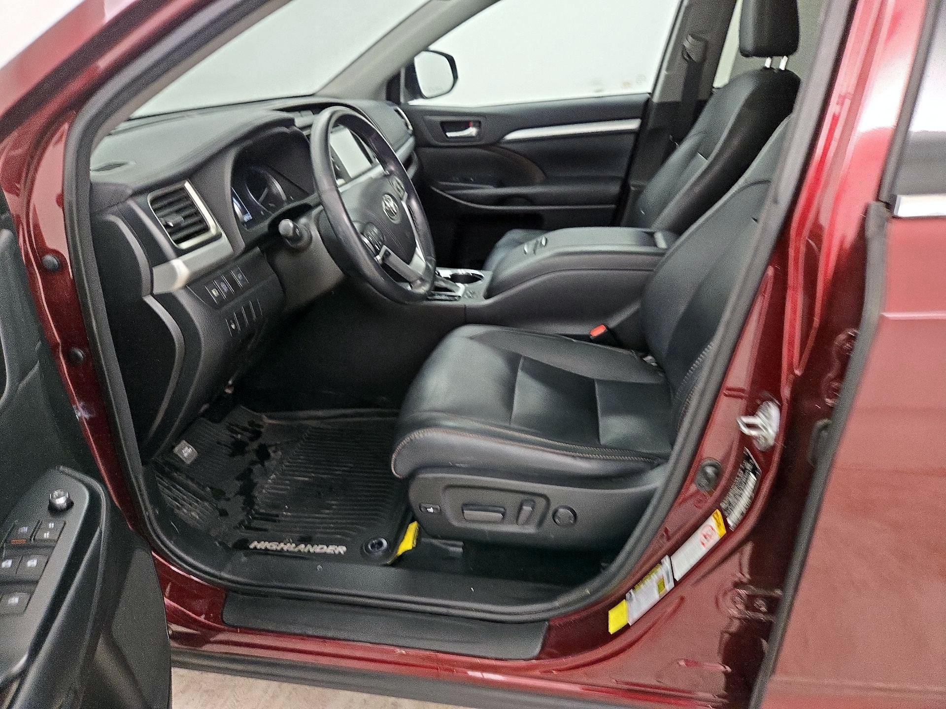 Thumbnail: 2018 Toyota Highlander - 11