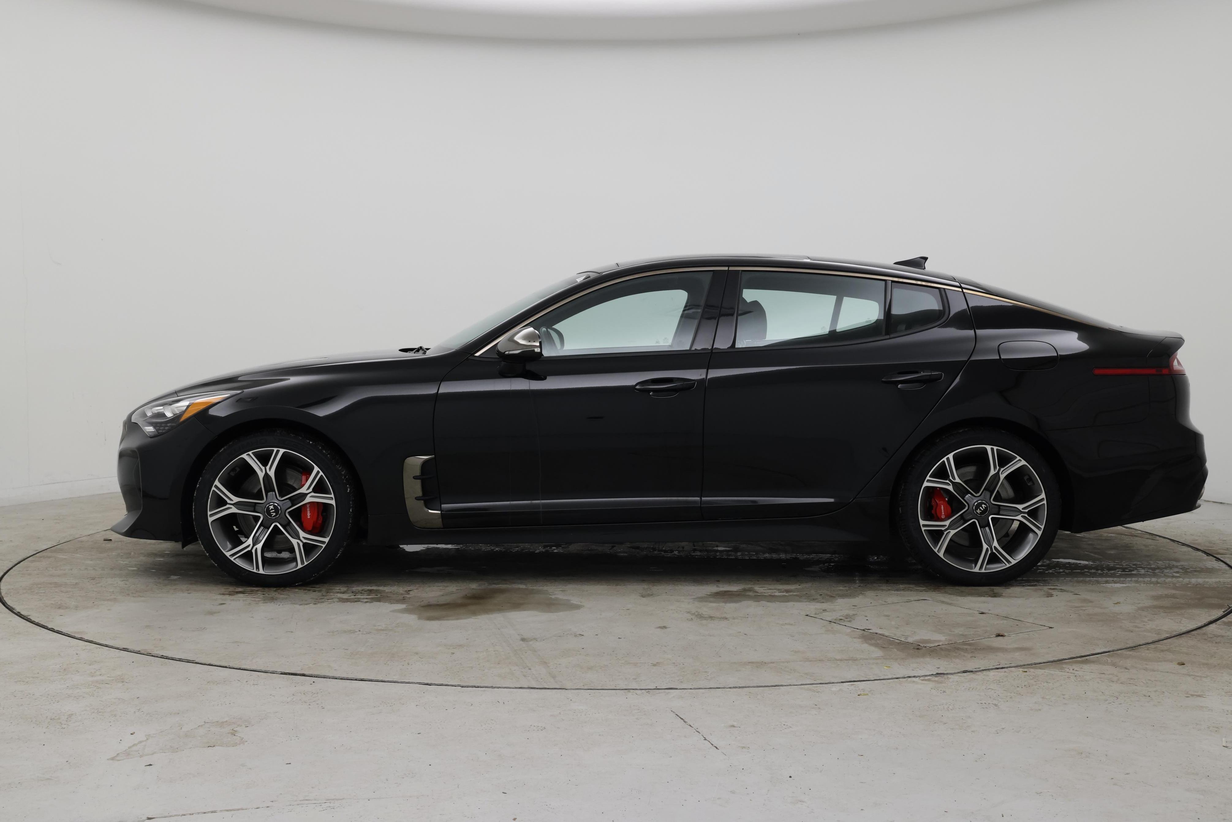 Thumbnail: 2020 Kia Stinger - 3