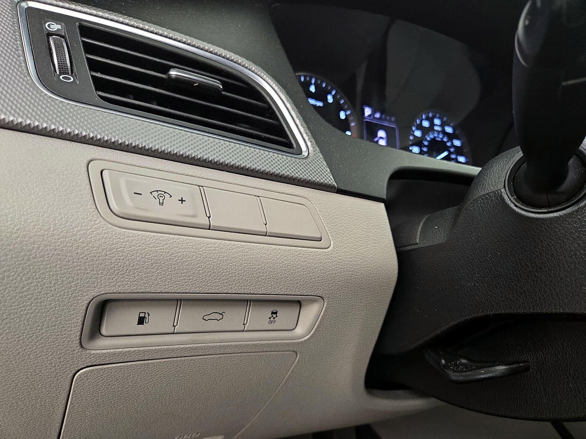 Thumbnail: 2017 Hyundai Sonata - 13